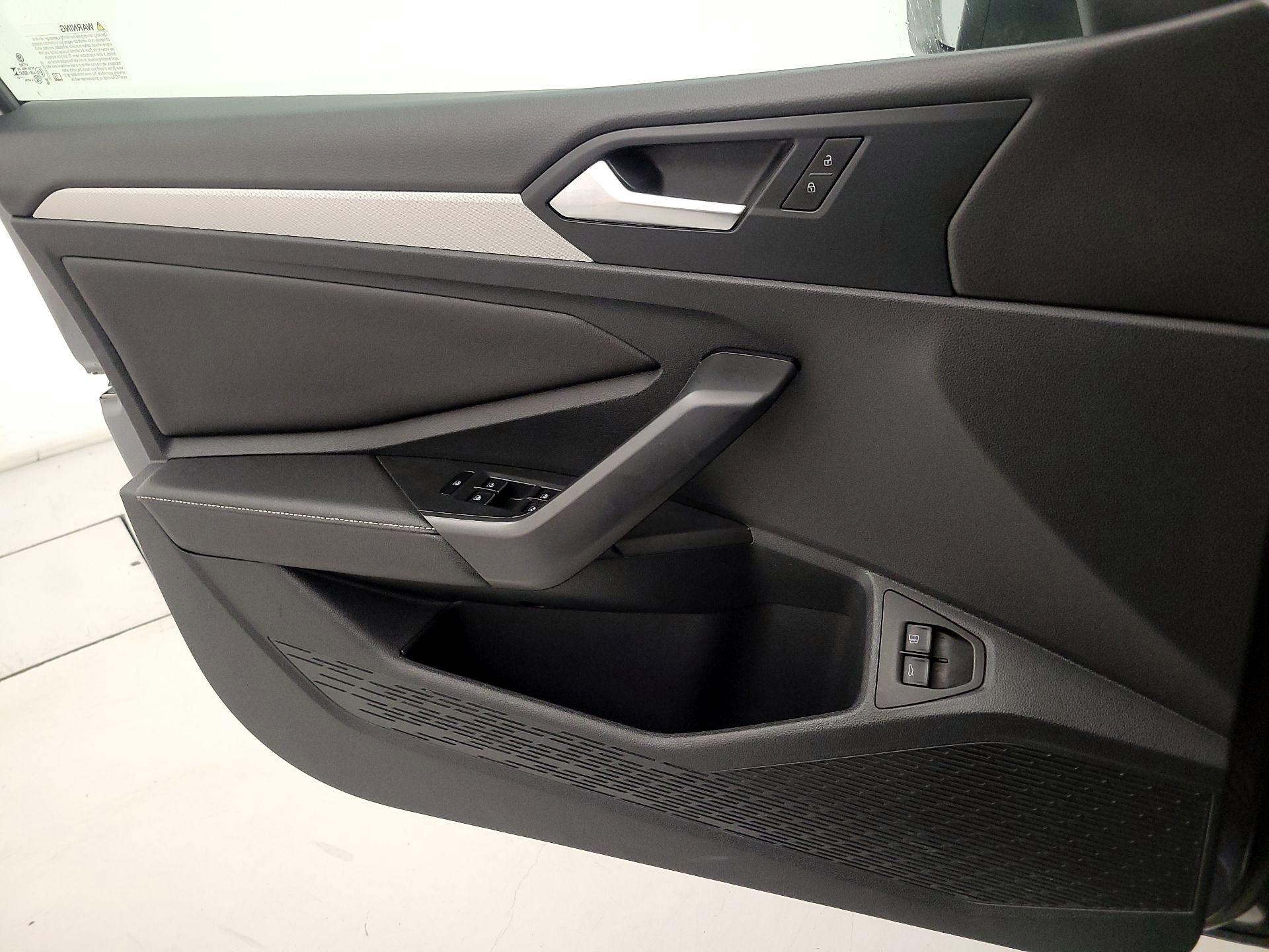 Thumbnail: 2024 Volkswagen Jetta - 12