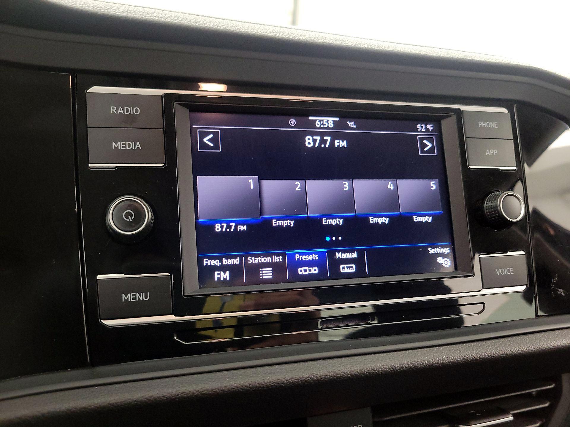 Thumbnail: 2024 Volkswagen Jetta - 15