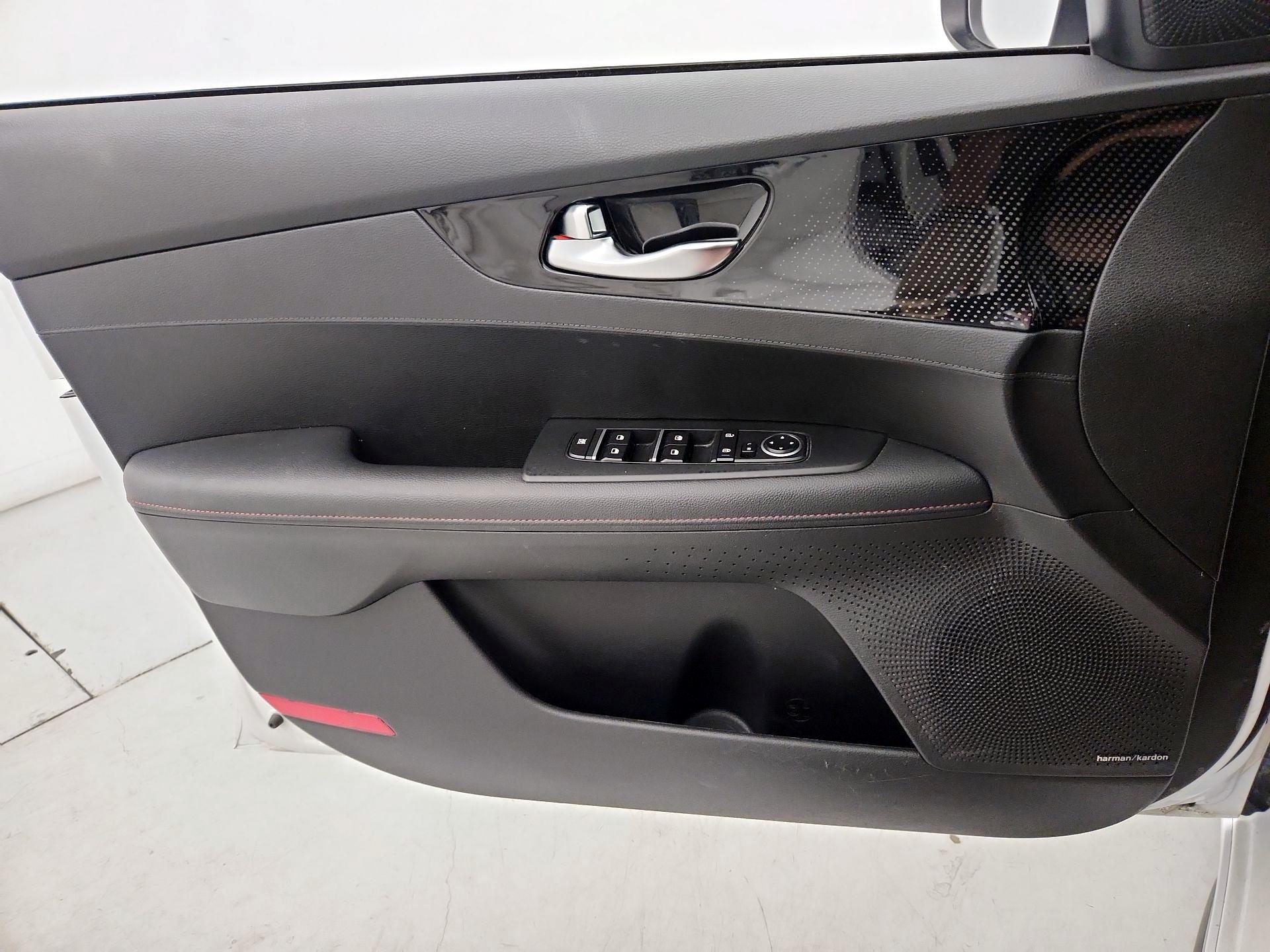 Thumbnail: 2023 Kia Forte - 12