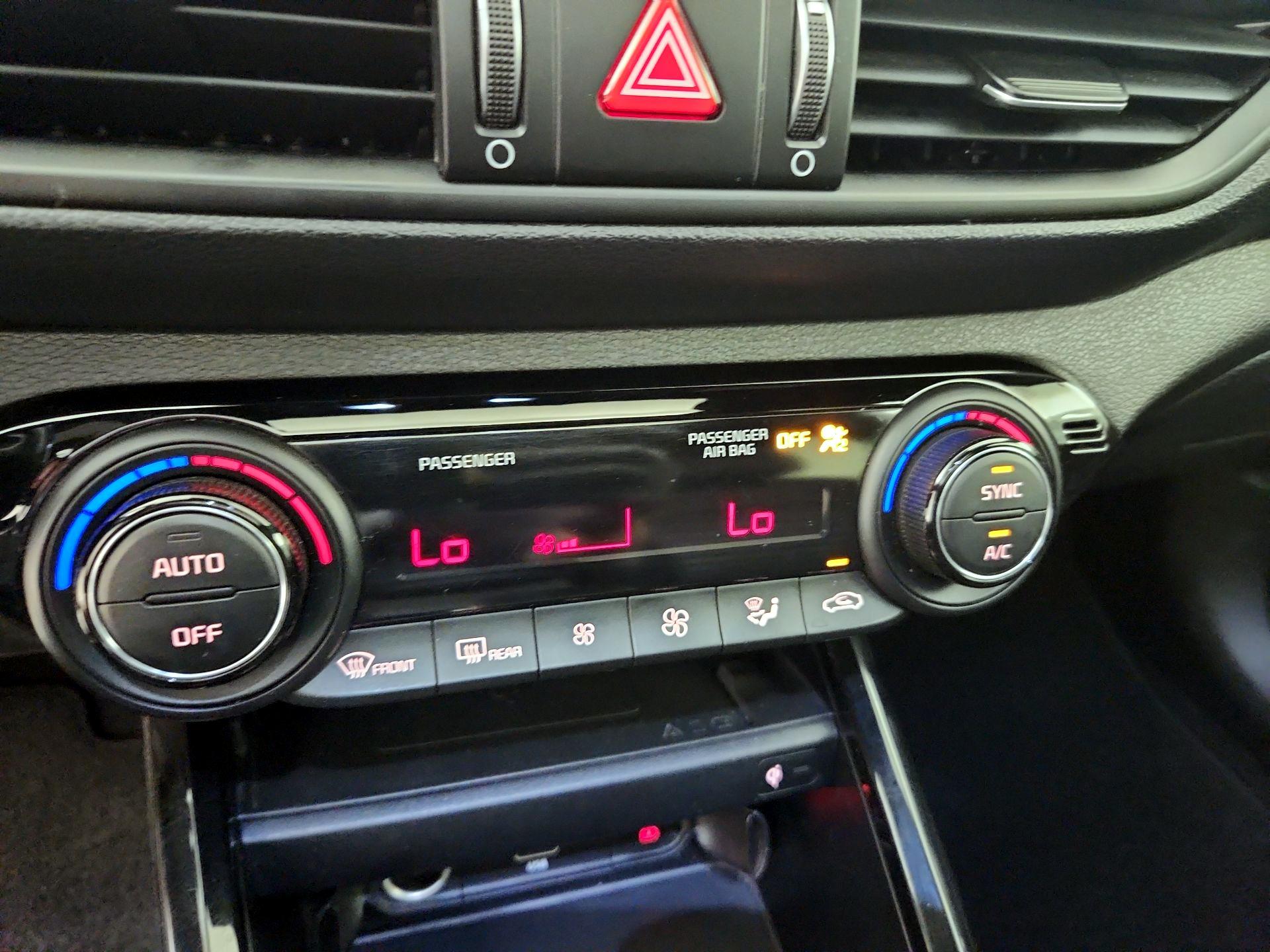 Thumbnail: 2023 Kia Forte - 17