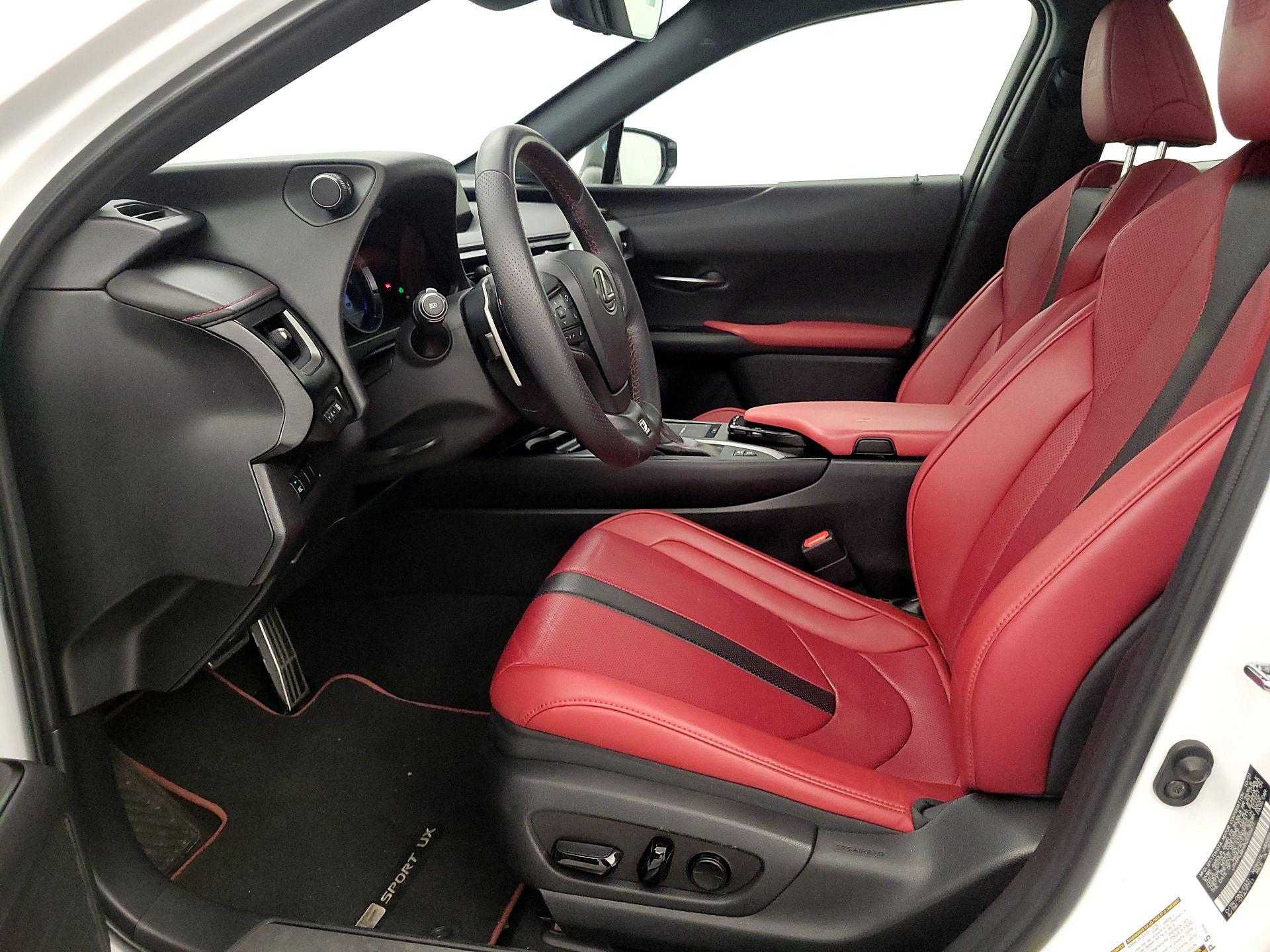 Thumbnail: 2022 Lexus UX - 11