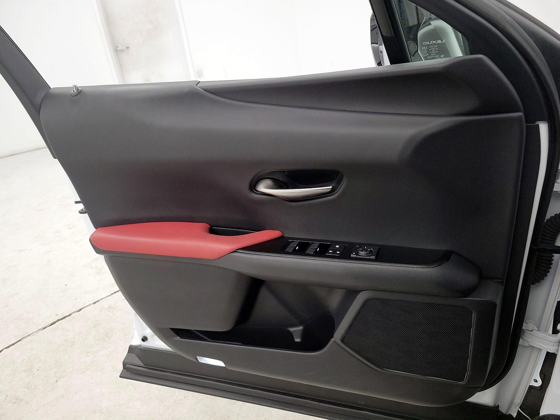 Thumbnail: 2022 Lexus UX - 12