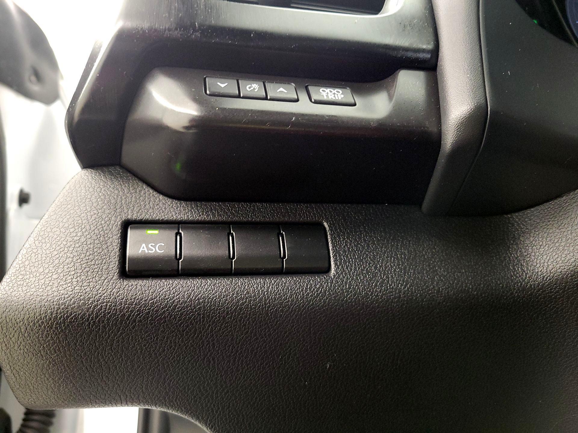 Thumbnail: 2022 Lexus UX - 13