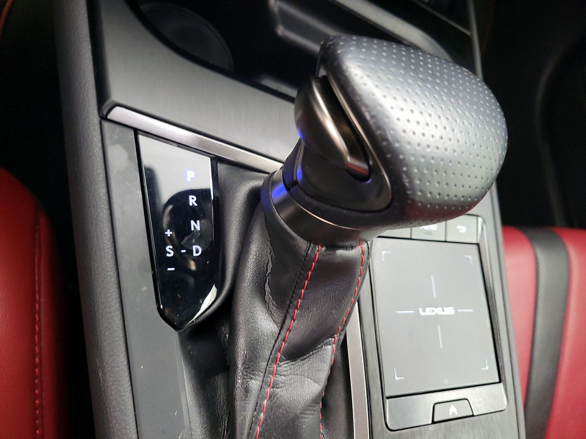 Thumbnail: 2022 Lexus UX - 17