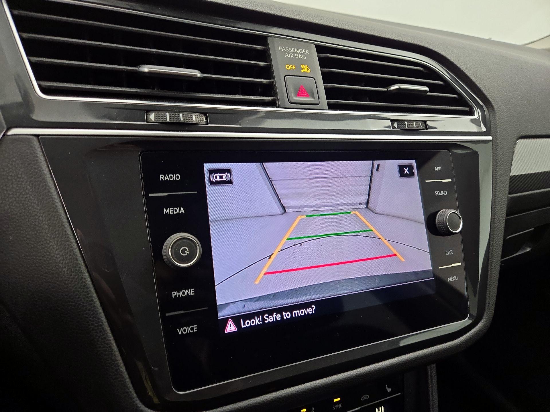 Thumbnail: 2022 Volkswagen Tiguan - 14