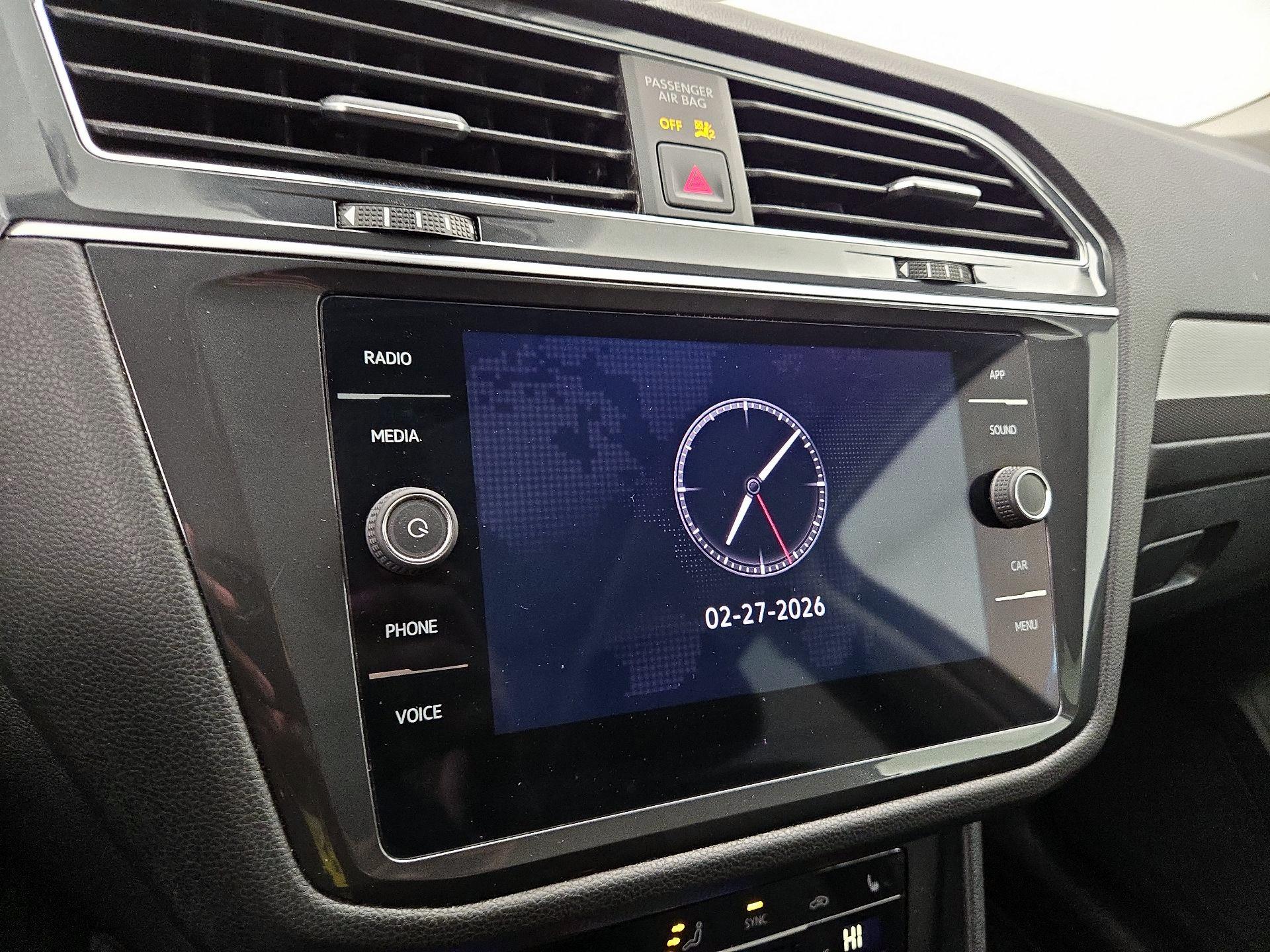 Thumbnail: 2022 Volkswagen Tiguan - 15