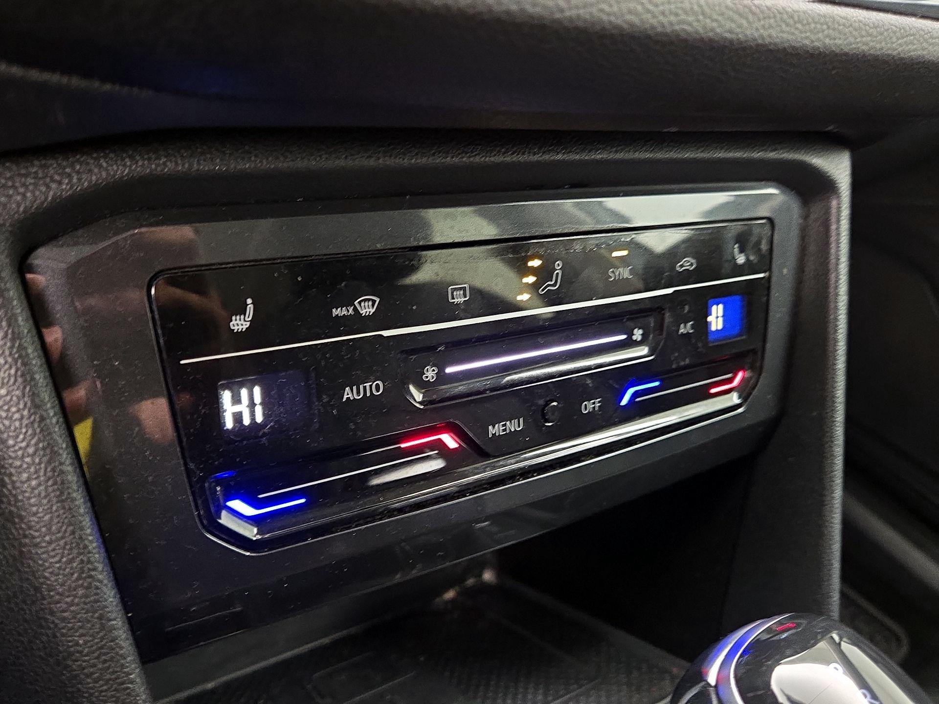 Thumbnail: 2022 Volkswagen Tiguan - 16