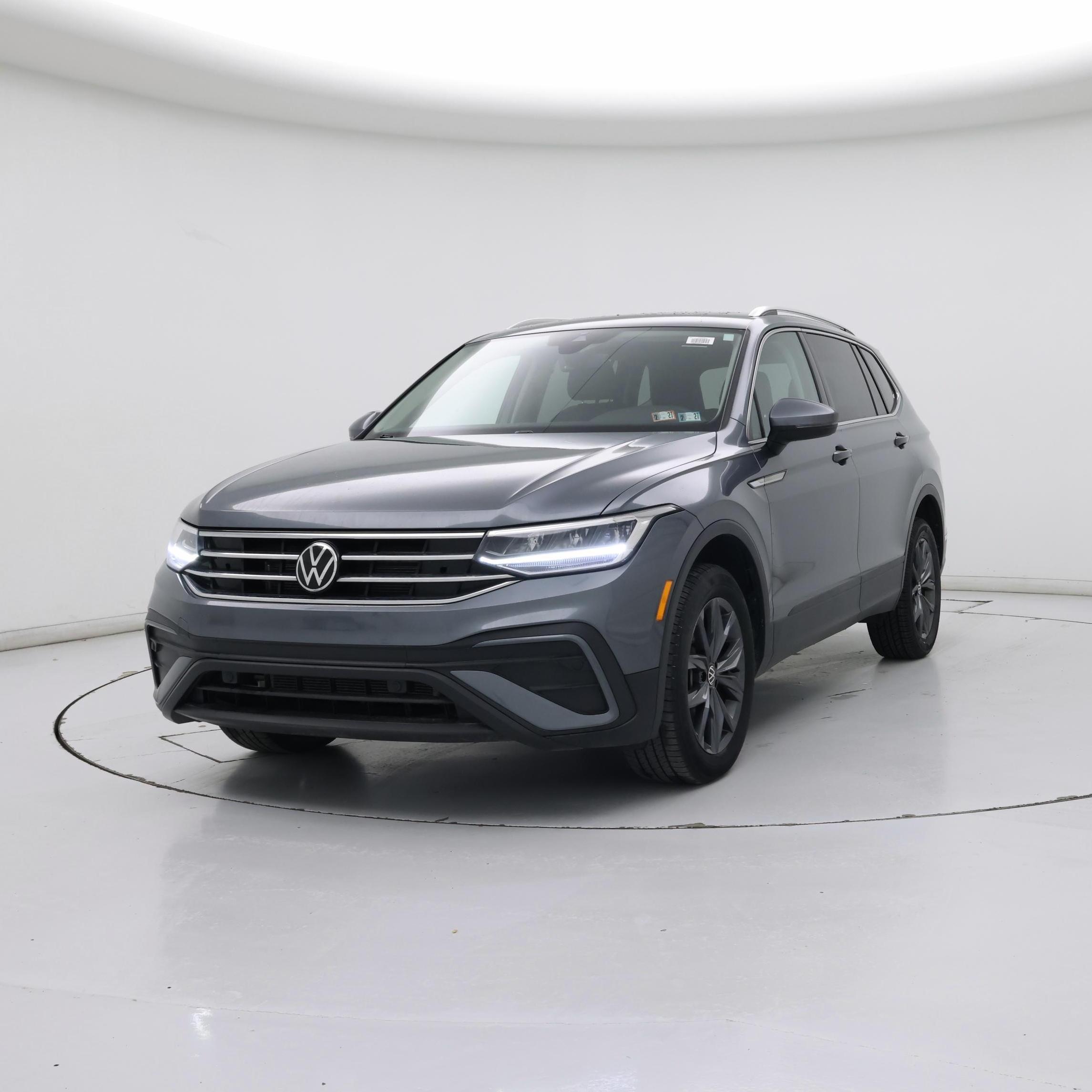 Thumbnail: 2022 Volkswagen Tiguan - 4