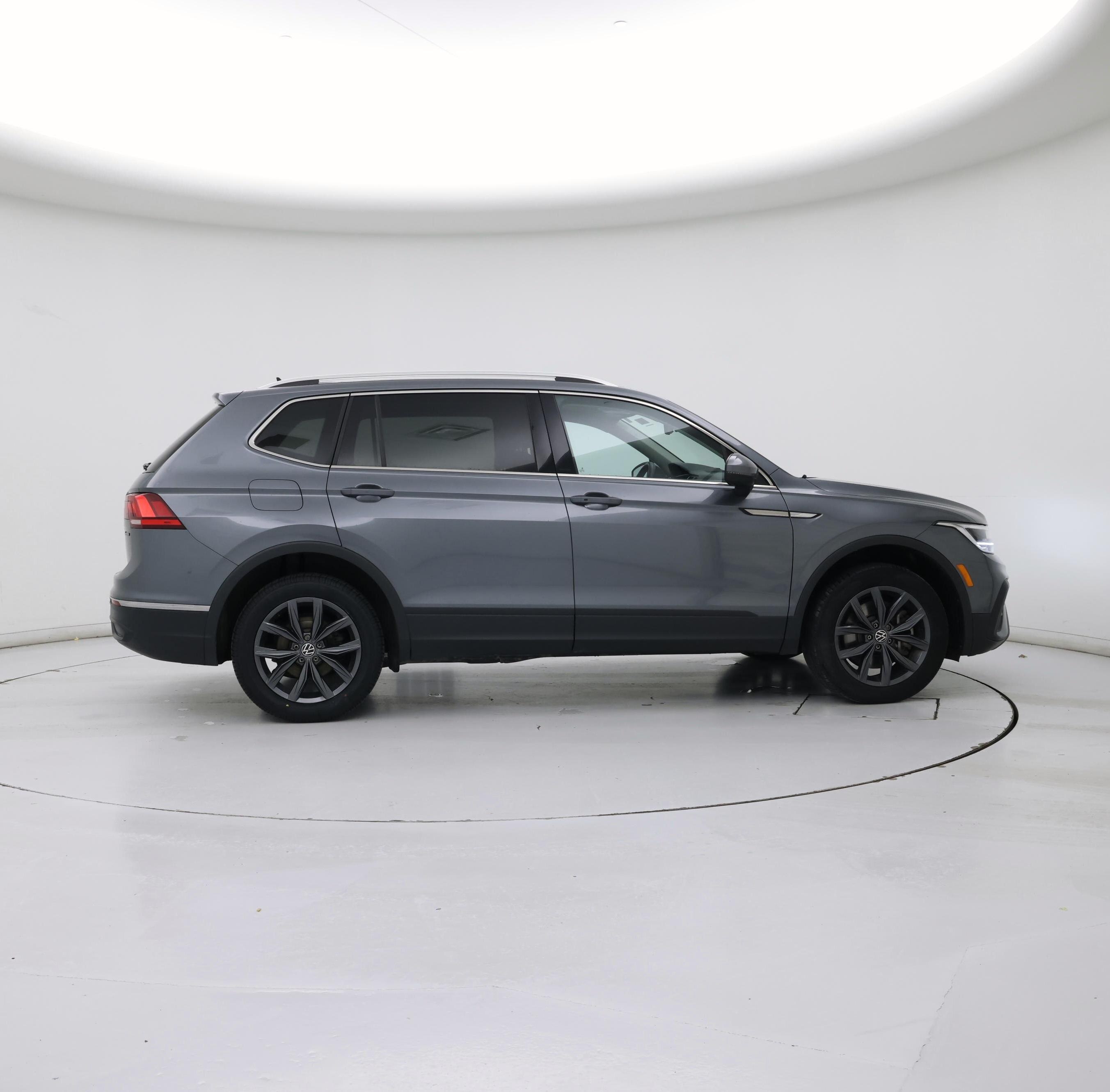 Thumbnail: 2022 Volkswagen Tiguan - 7