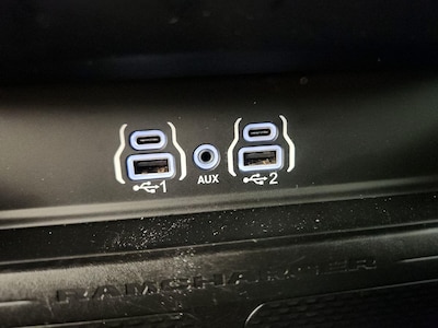 USB/AUX Ports
