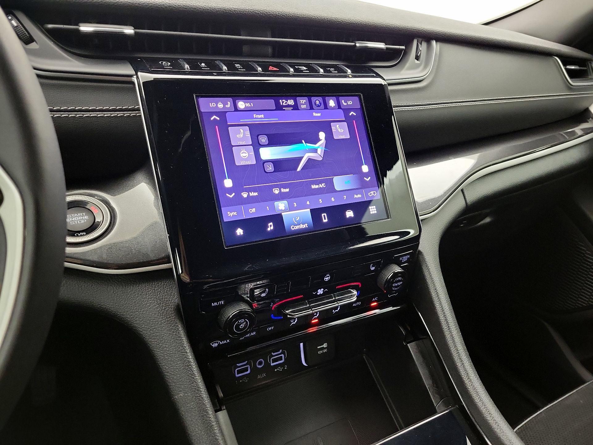 Thumbnail: 2023 Jeep Grand Cherokee L - 16