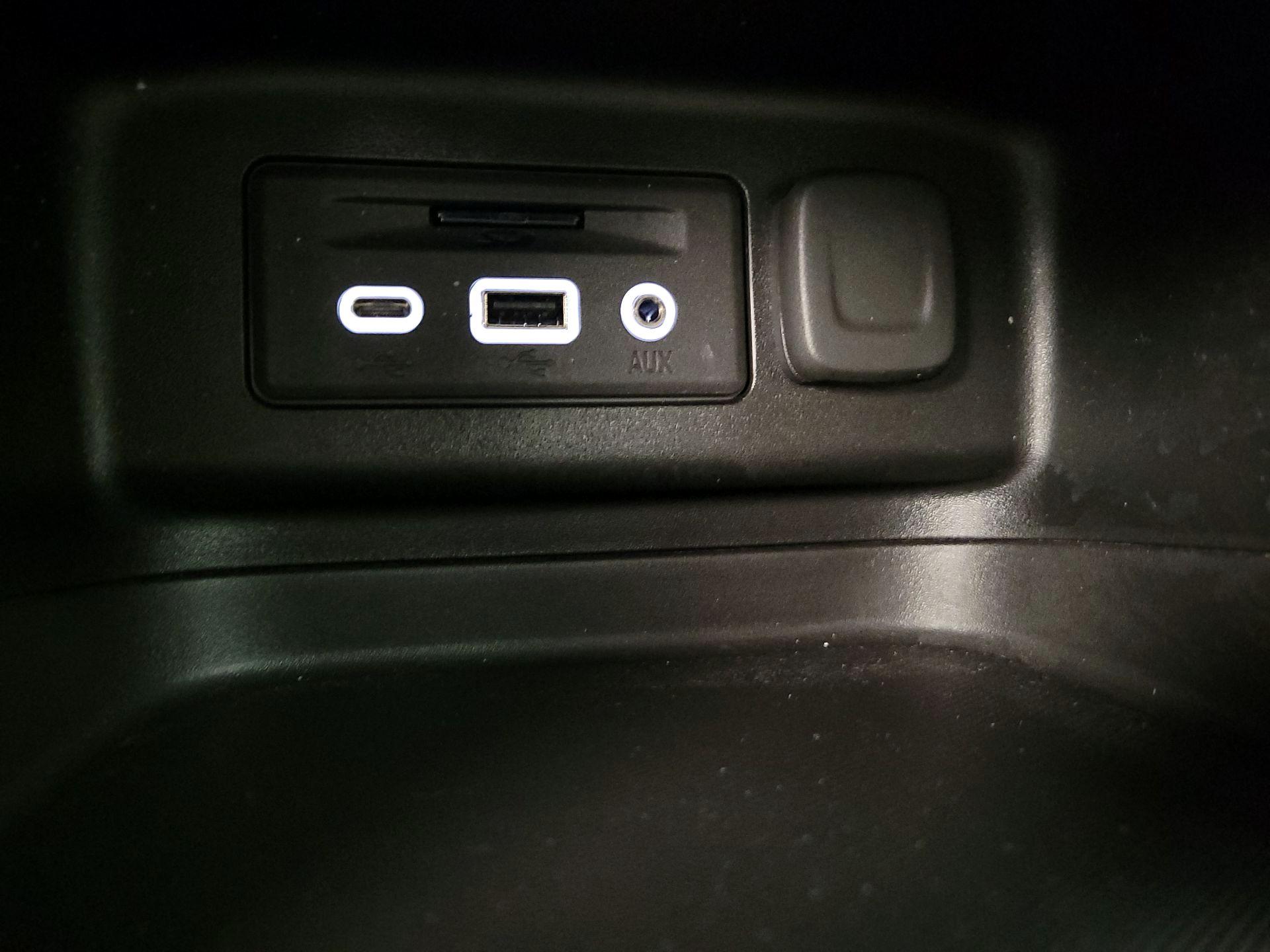 Thumbnail: 2020 Chevrolet Equinox - 18