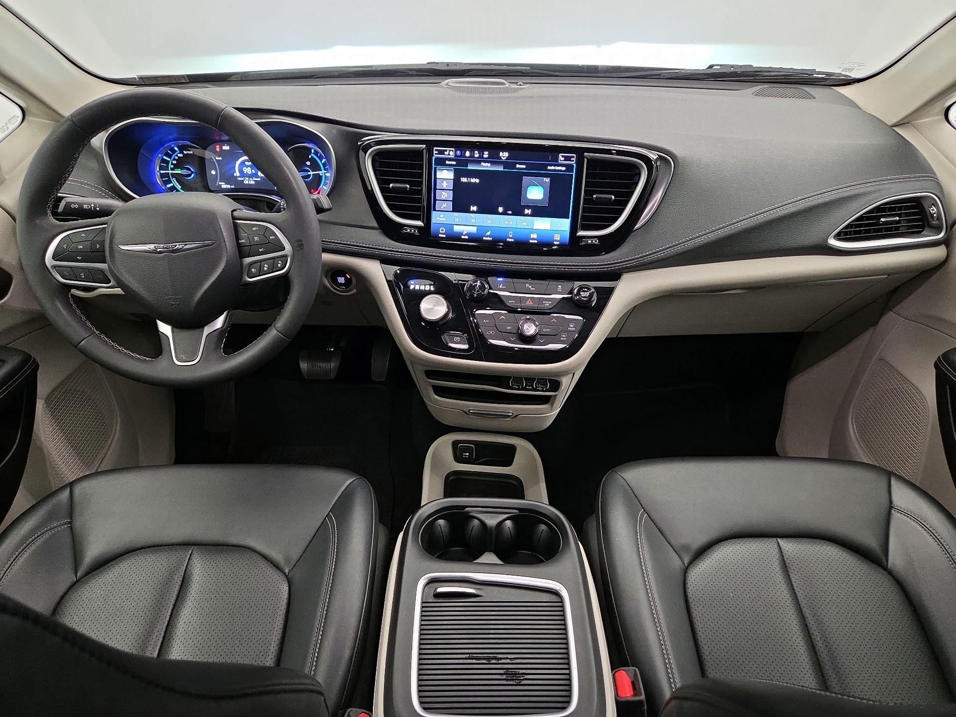 Thumbnail: 2023 Chrysler Pacifica - 9