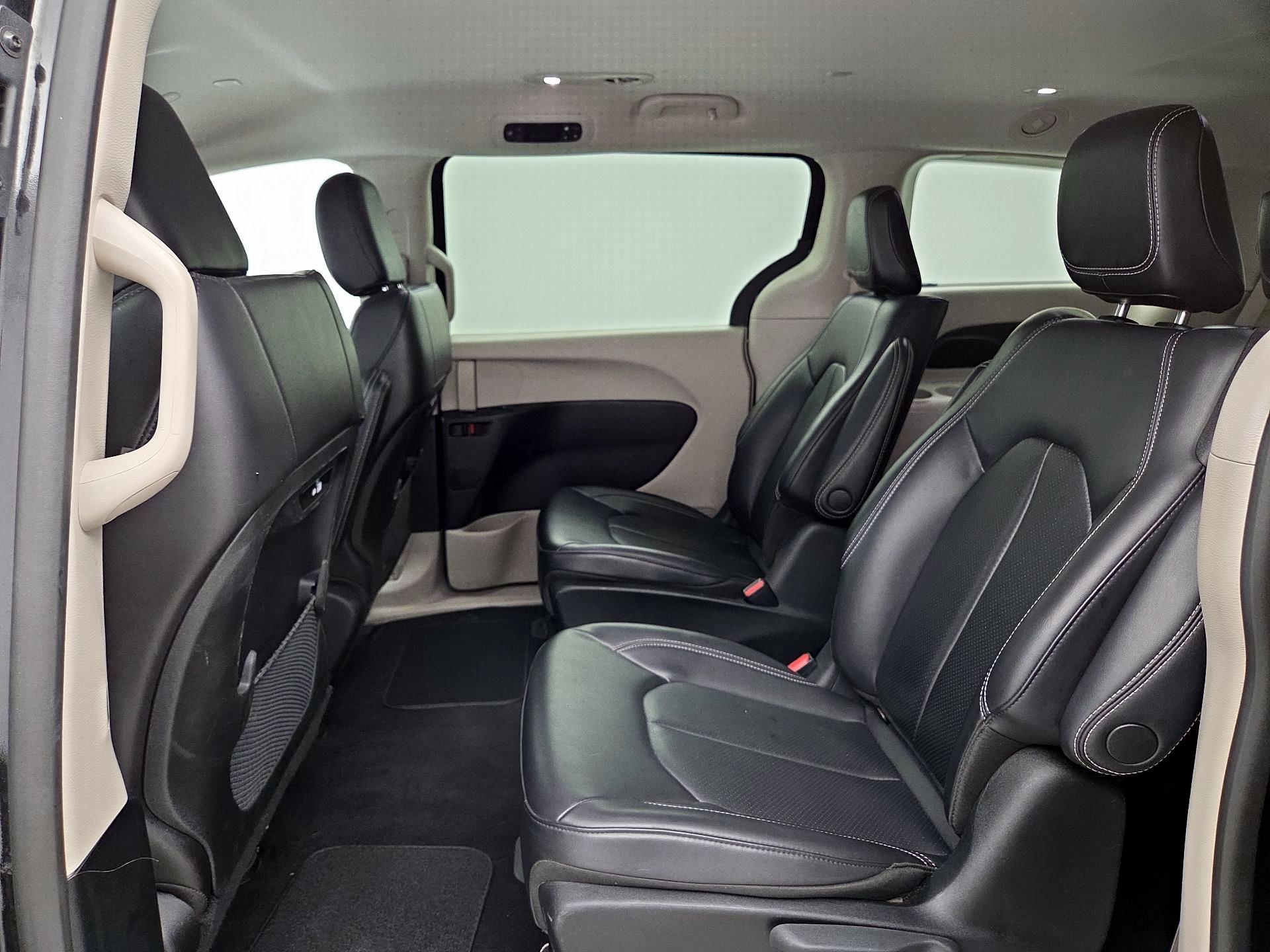 Thumbnail: 2023 Chrysler Pacifica - 19