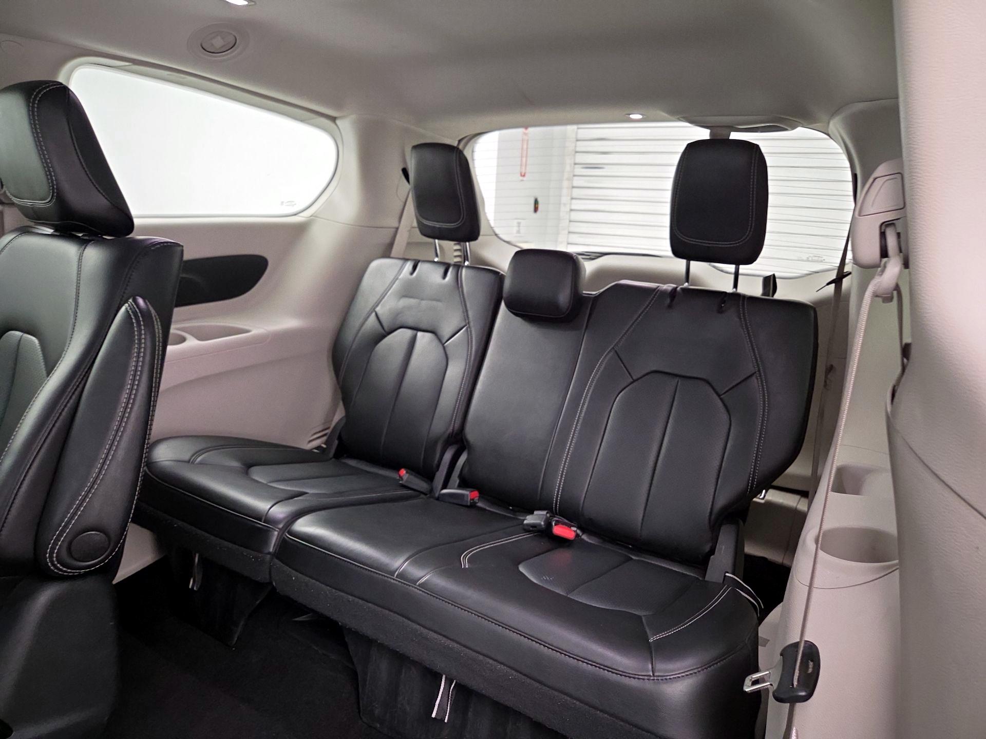 Thumbnail: 2023 Chrysler Pacifica - 20