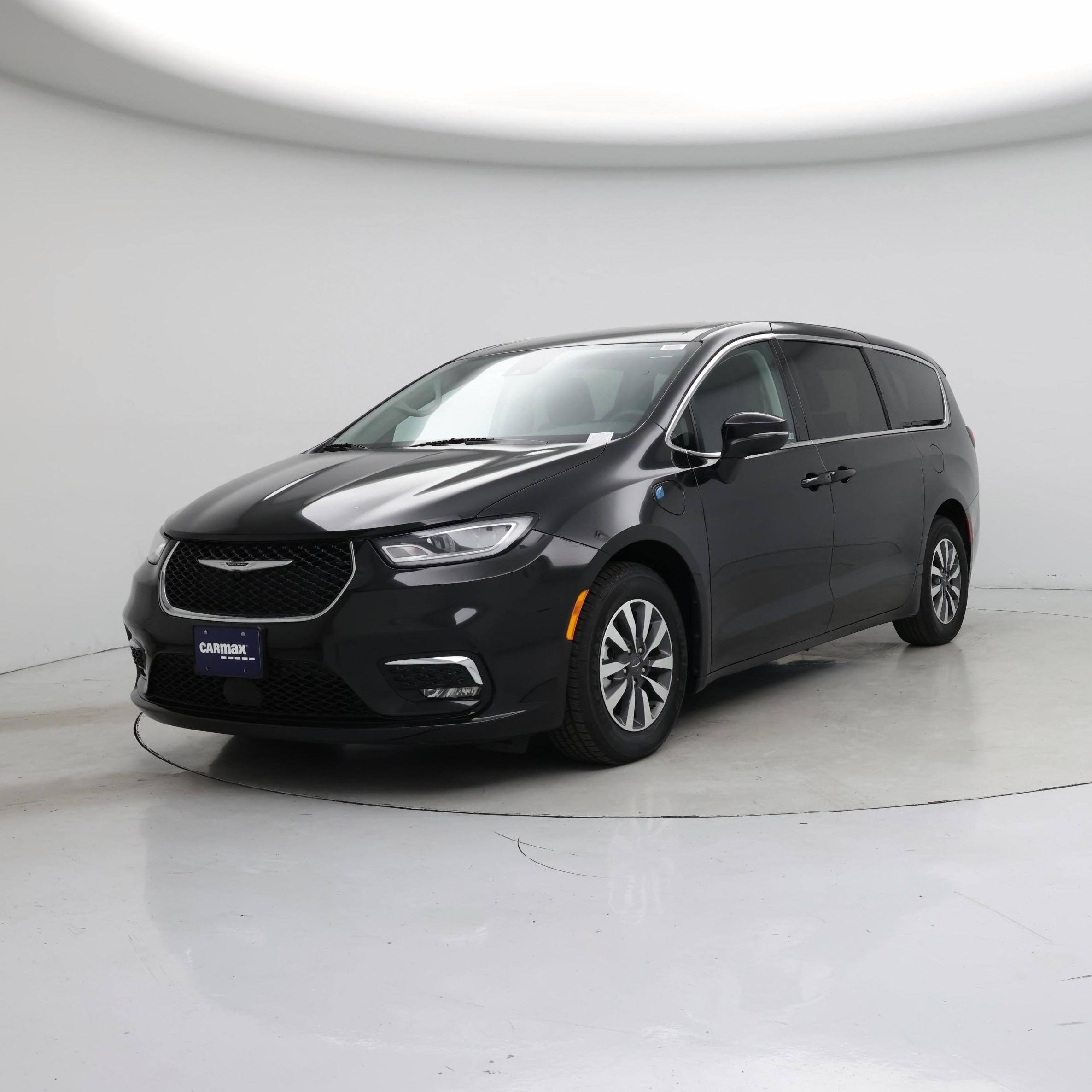 Thumbnail: 2023 Chrysler Pacifica - 4