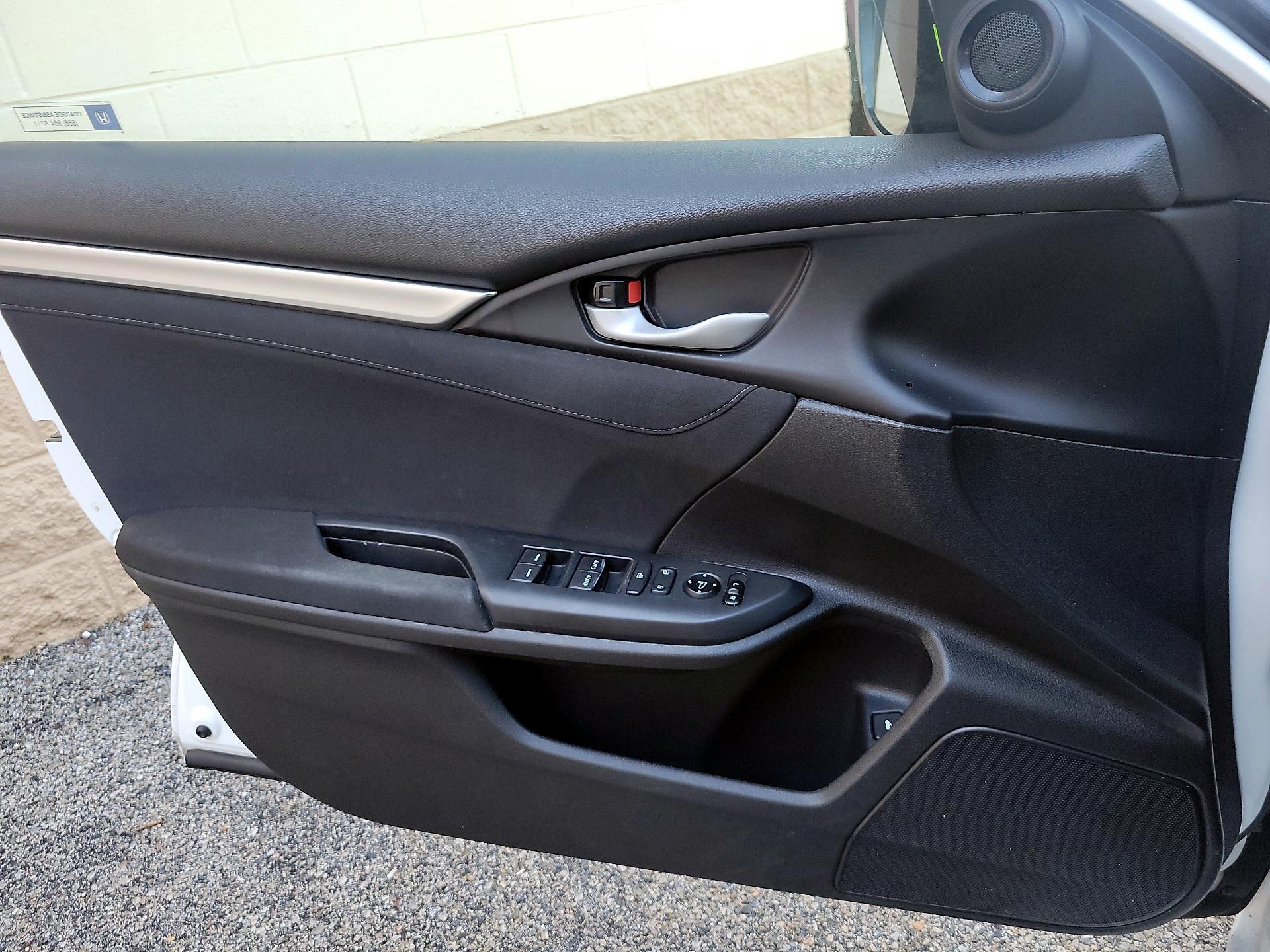 Thumbnail: 2016 Honda Civic - 10