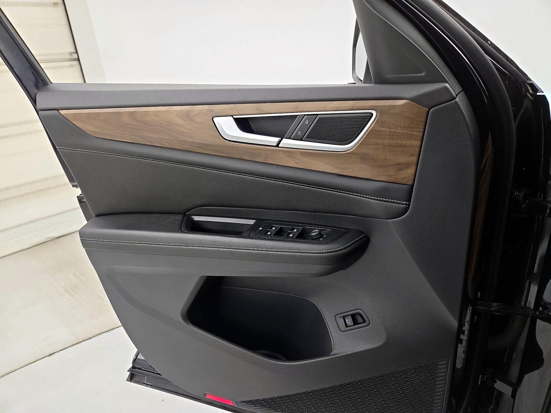 Thumbnail: 2024 Volkswagen Atlas - 12