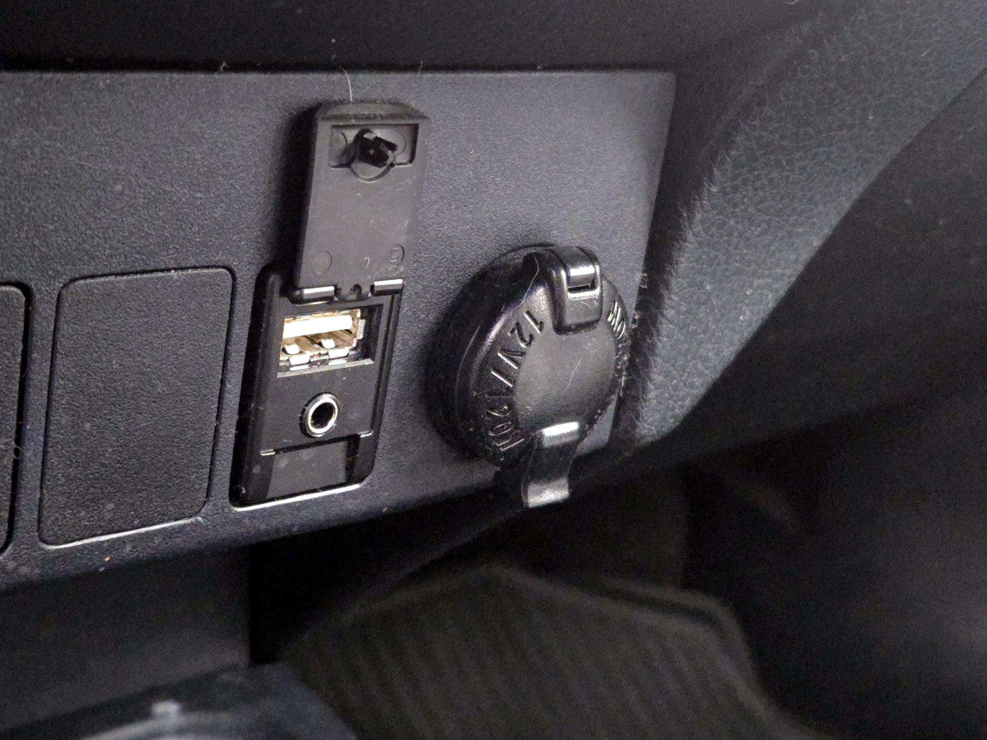 Thumbnail: 2018 Toyota RAV4 - 18