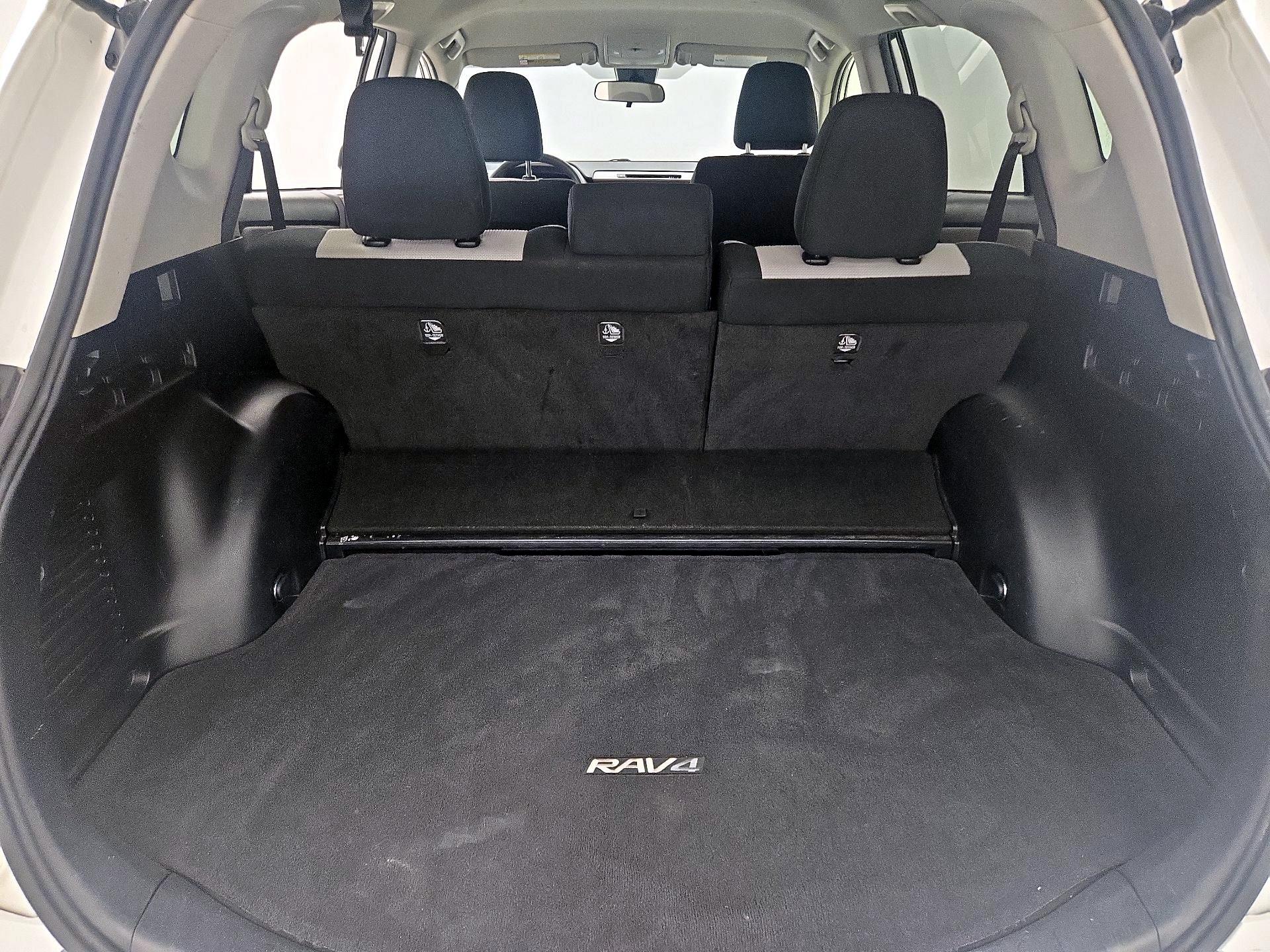 Thumbnail: 2018 Toyota RAV4 - 20