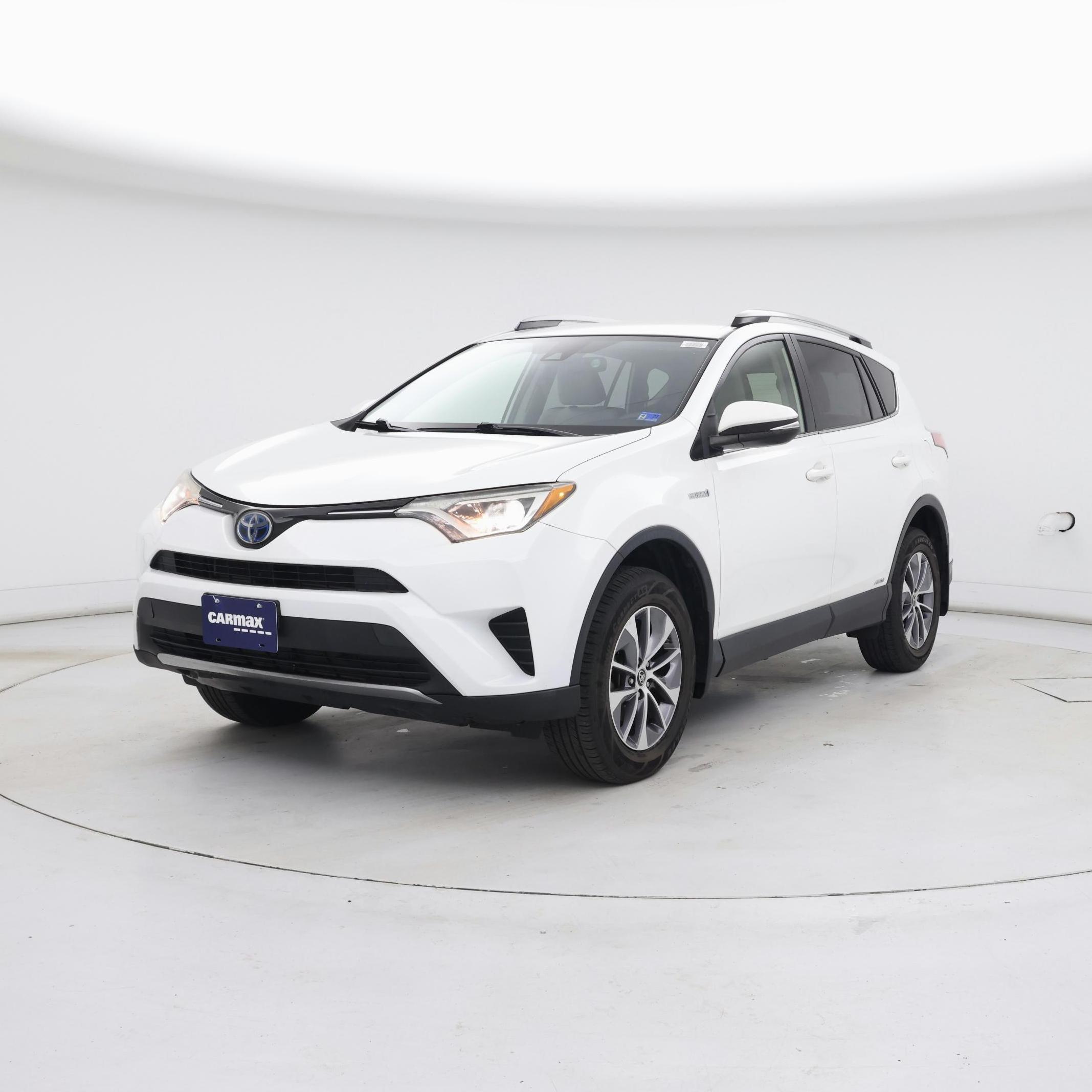 Thumbnail: 2018 Toyota RAV4 - 4