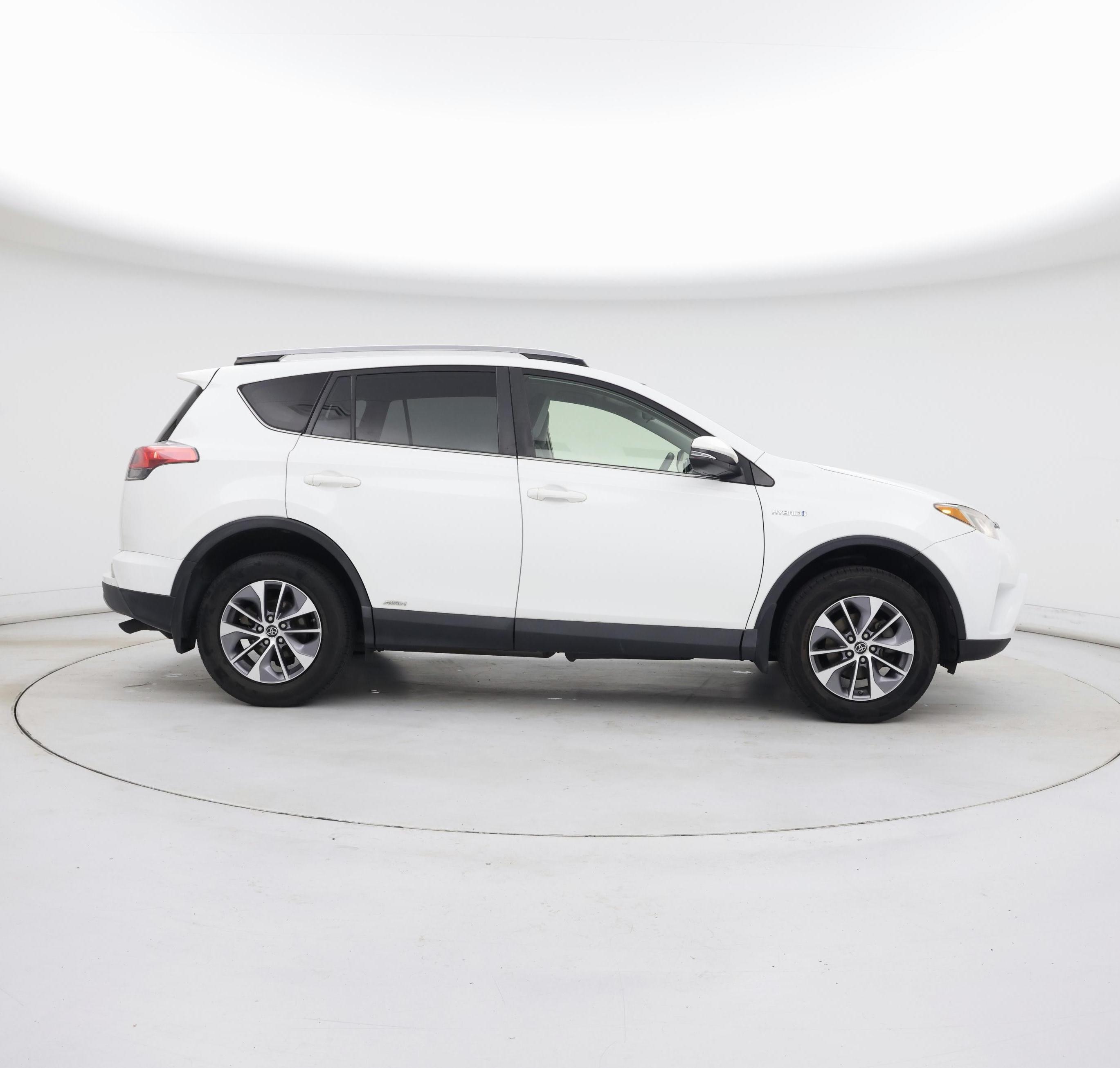 Thumbnail: 2018 Toyota RAV4 - 7