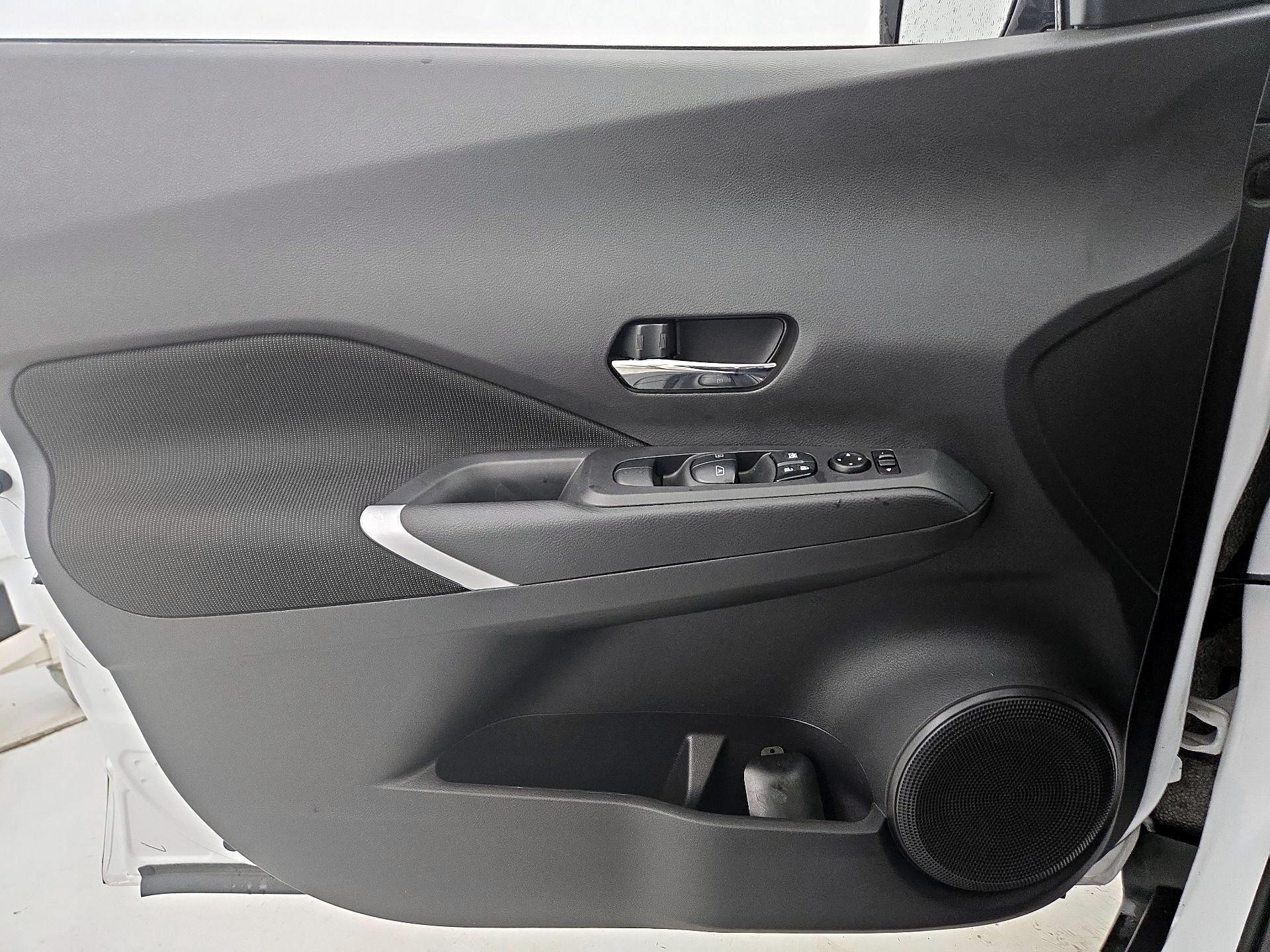 Thumbnail: 2023 Nissan Kicks - 12