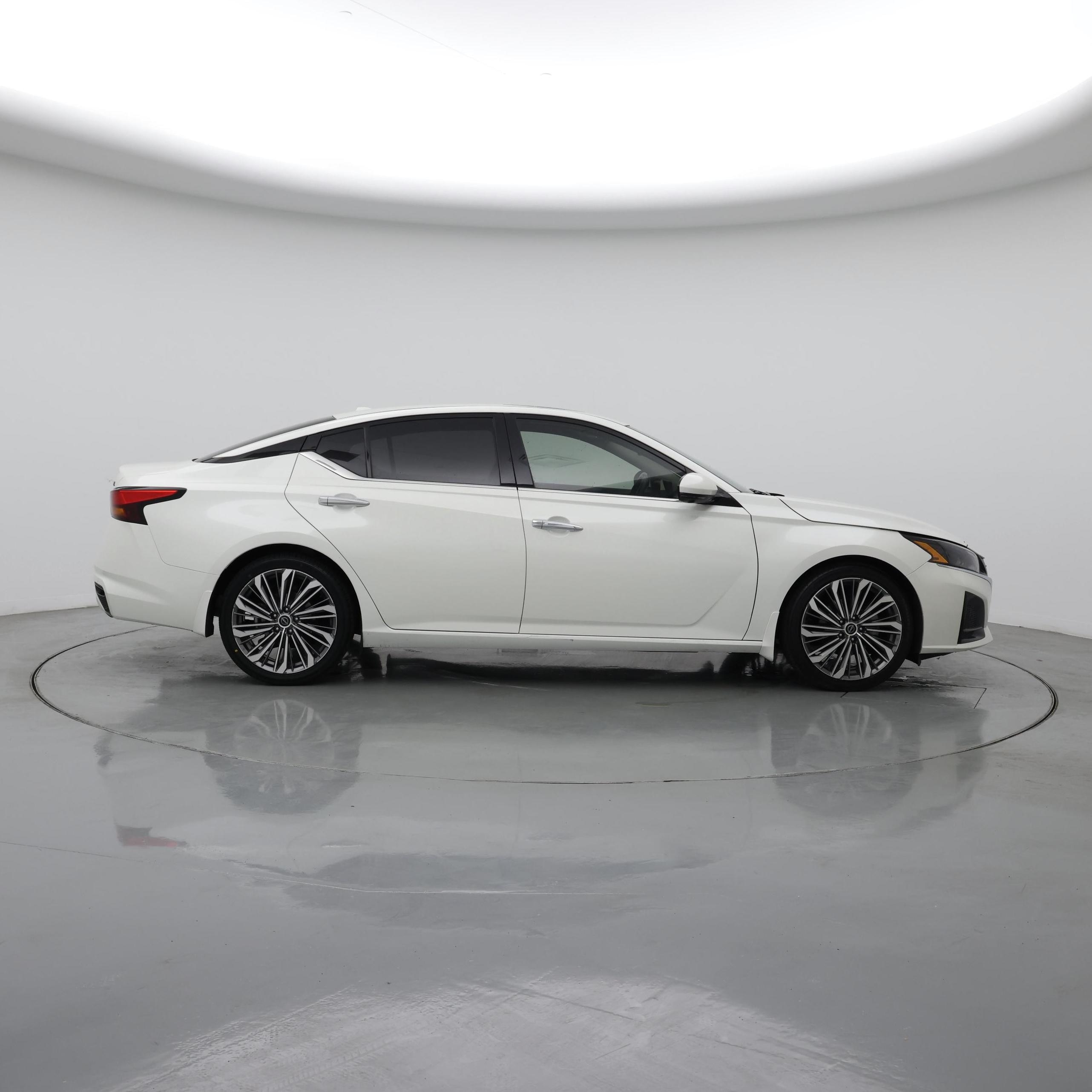 Thumbnail: 2023 Nissan Altima - 7