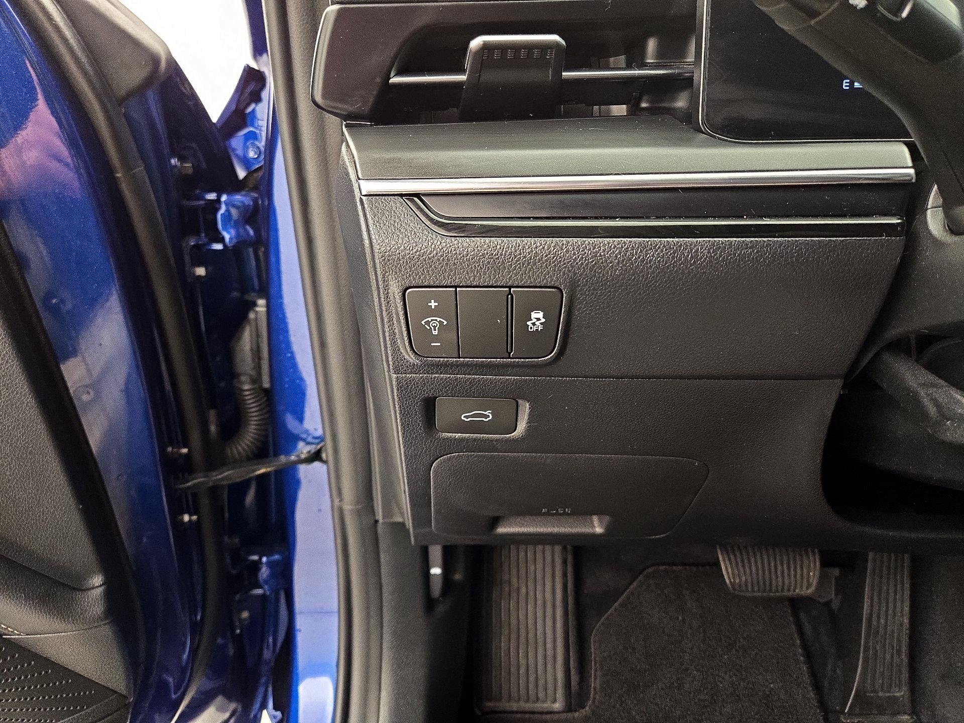 Thumbnail: 2025 Kia K5 - 13