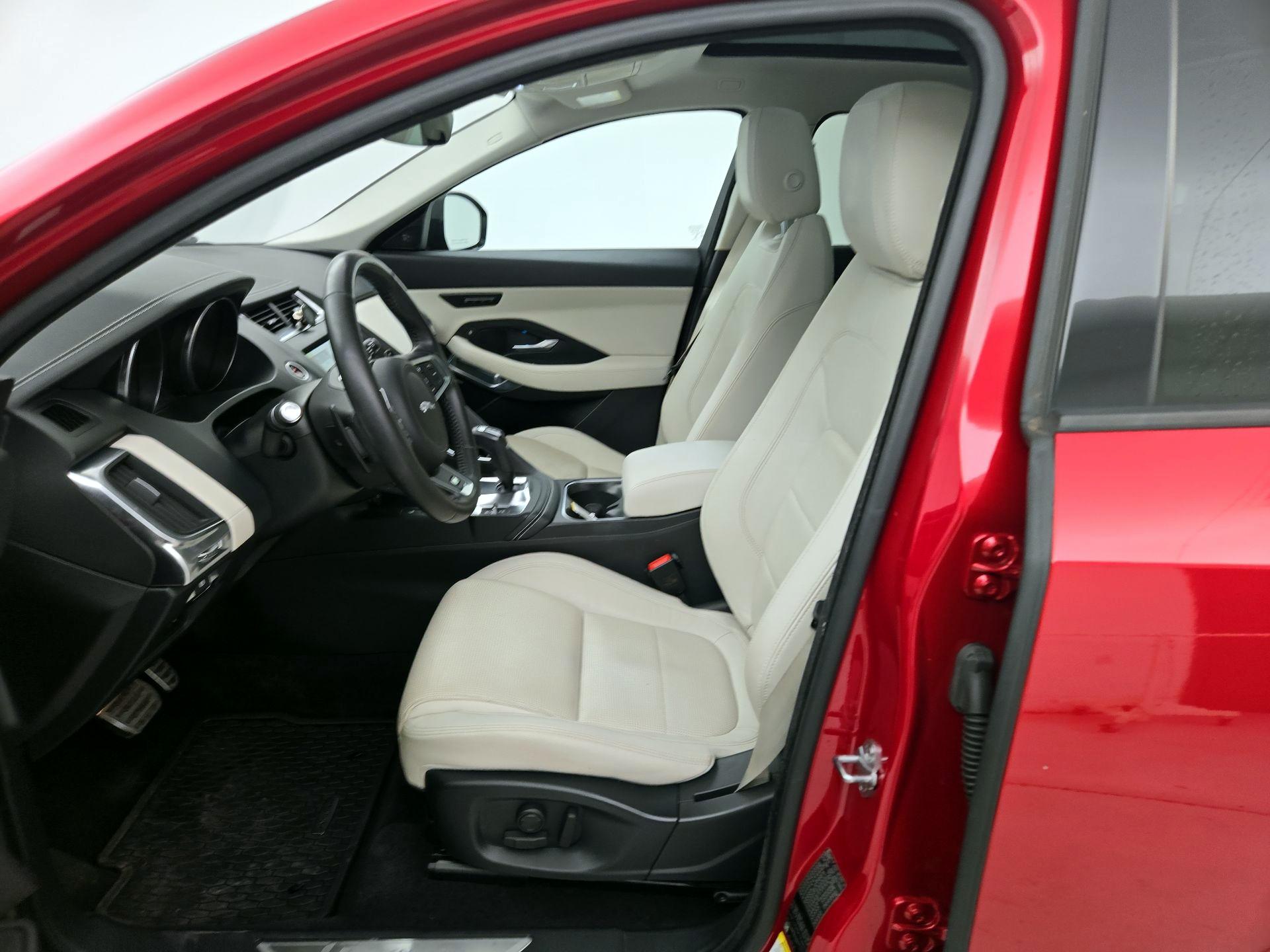 Thumbnail: 2019 Jaguar E-Pace - 11