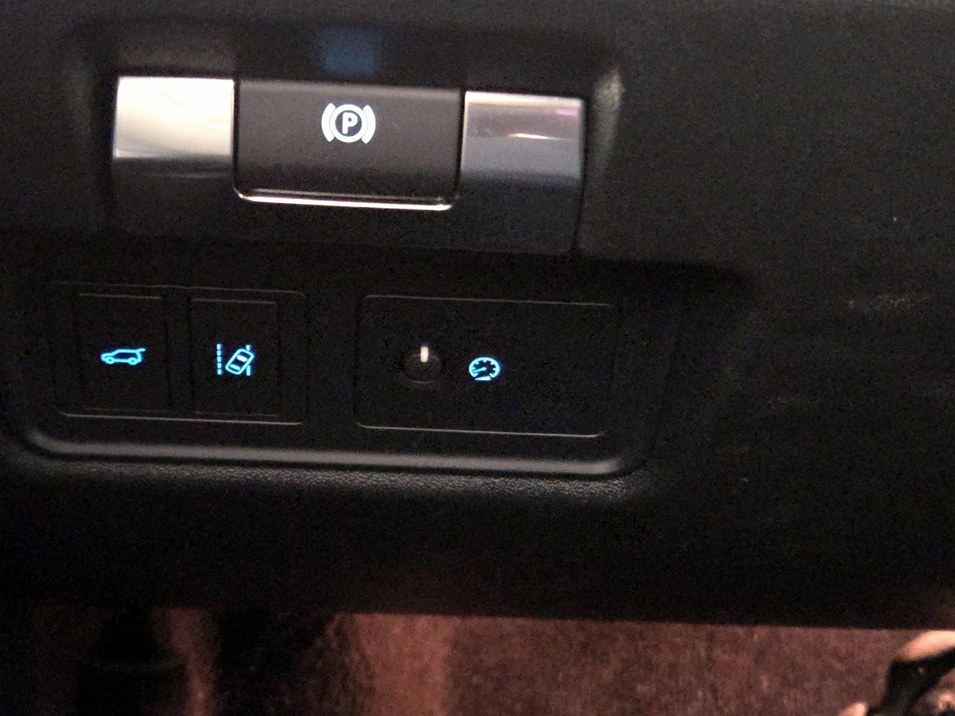 Thumbnail: 2019 Jaguar E-Pace - 13