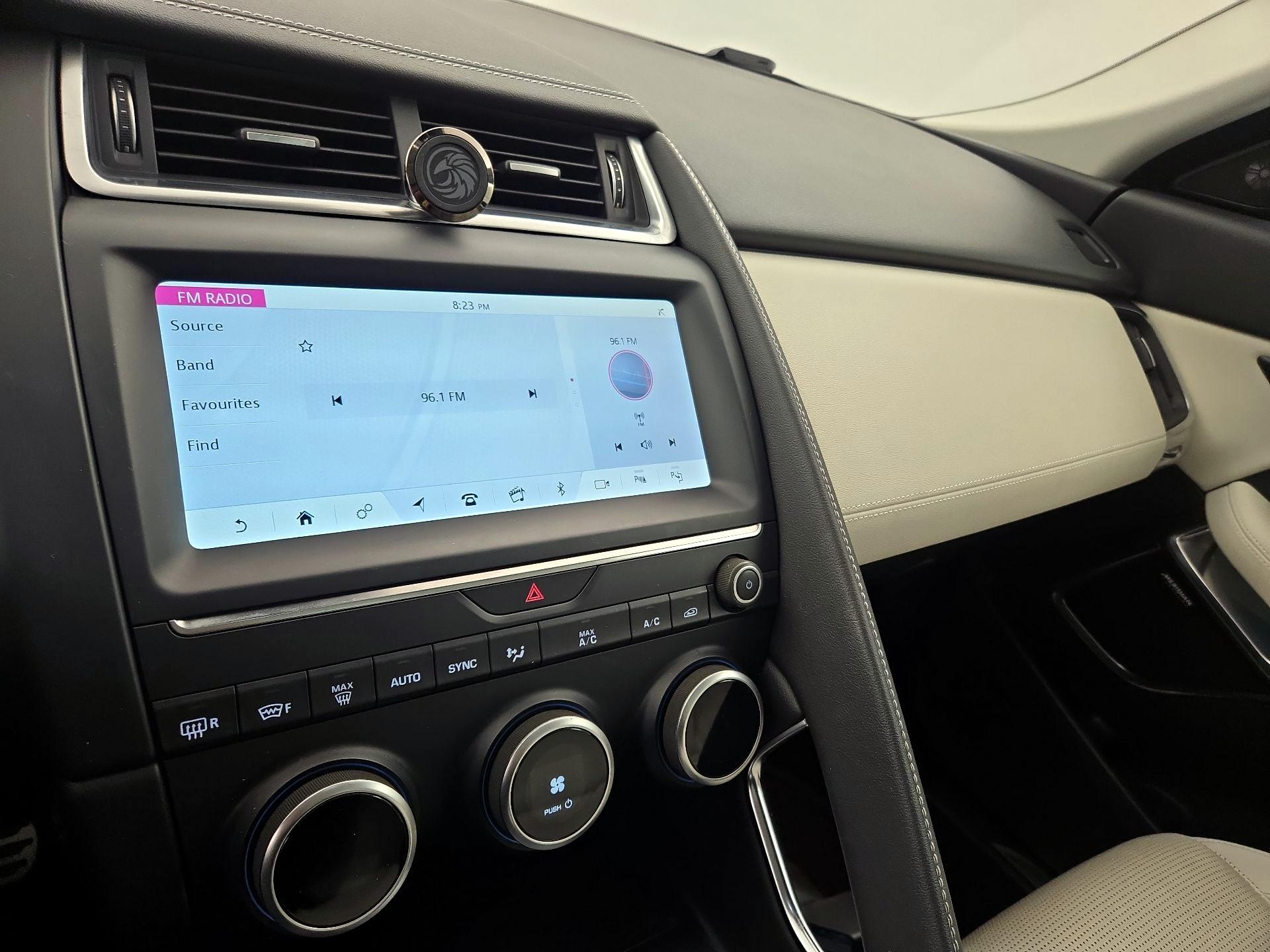 Thumbnail: 2019 Jaguar E-Pace - 16