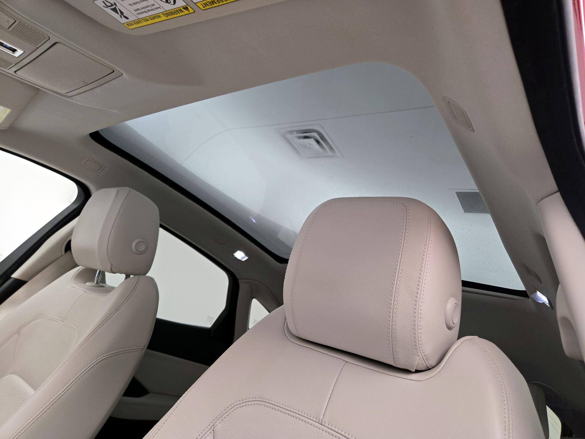 Thumbnail: 2019 Jaguar E-Pace - 20