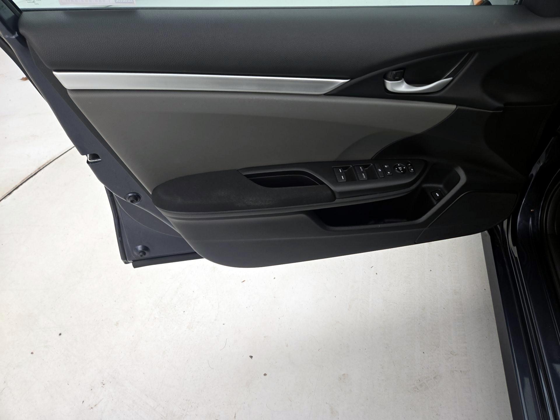 Thumbnail: 2018 Honda Civic - 12