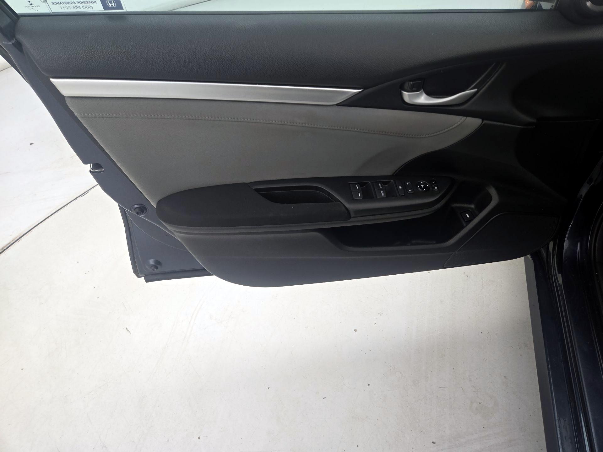 Thumbnail: 2017 Honda Civic - 12