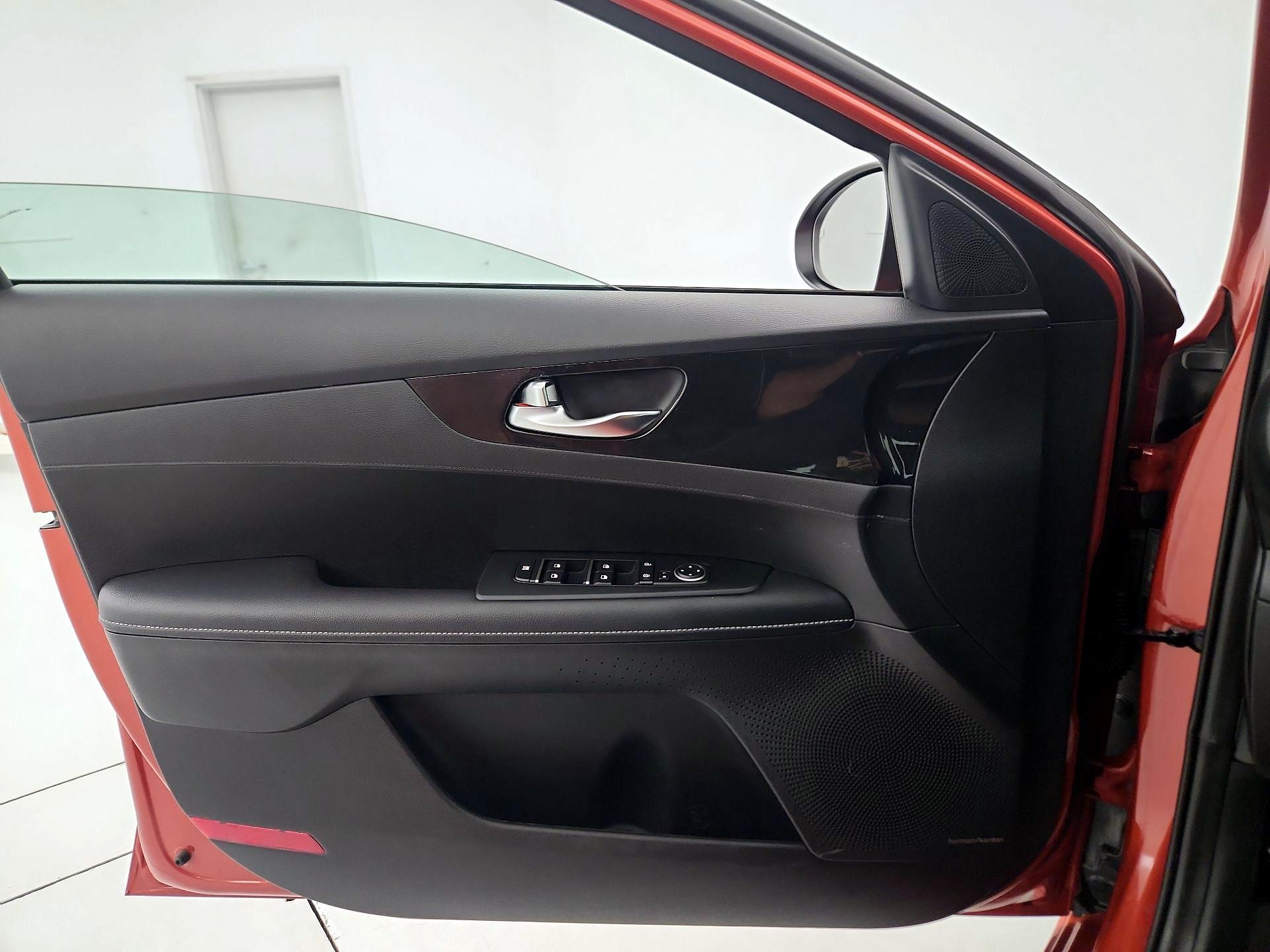 Thumbnail: 2023 Kia Forte - 12