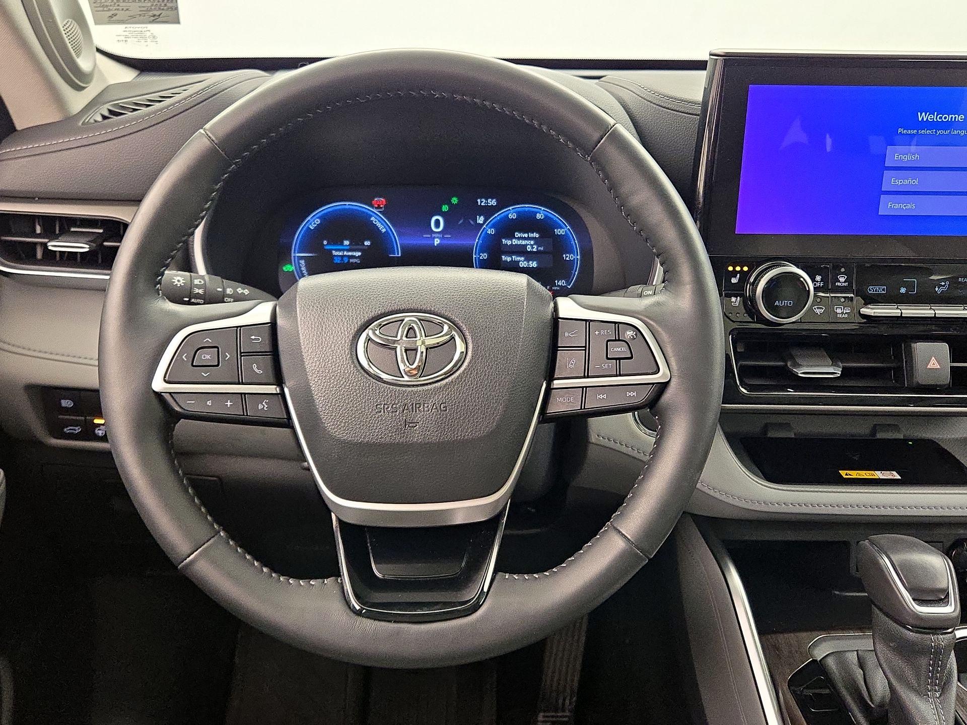 Thumbnail: 2023 Toyota Highlander - 10