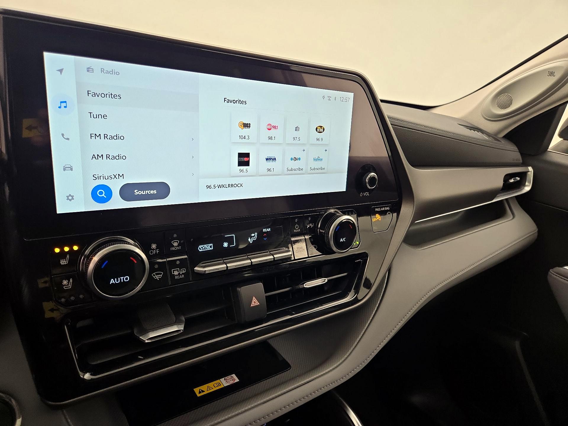 Thumbnail: 2023 Toyota Highlander - 15