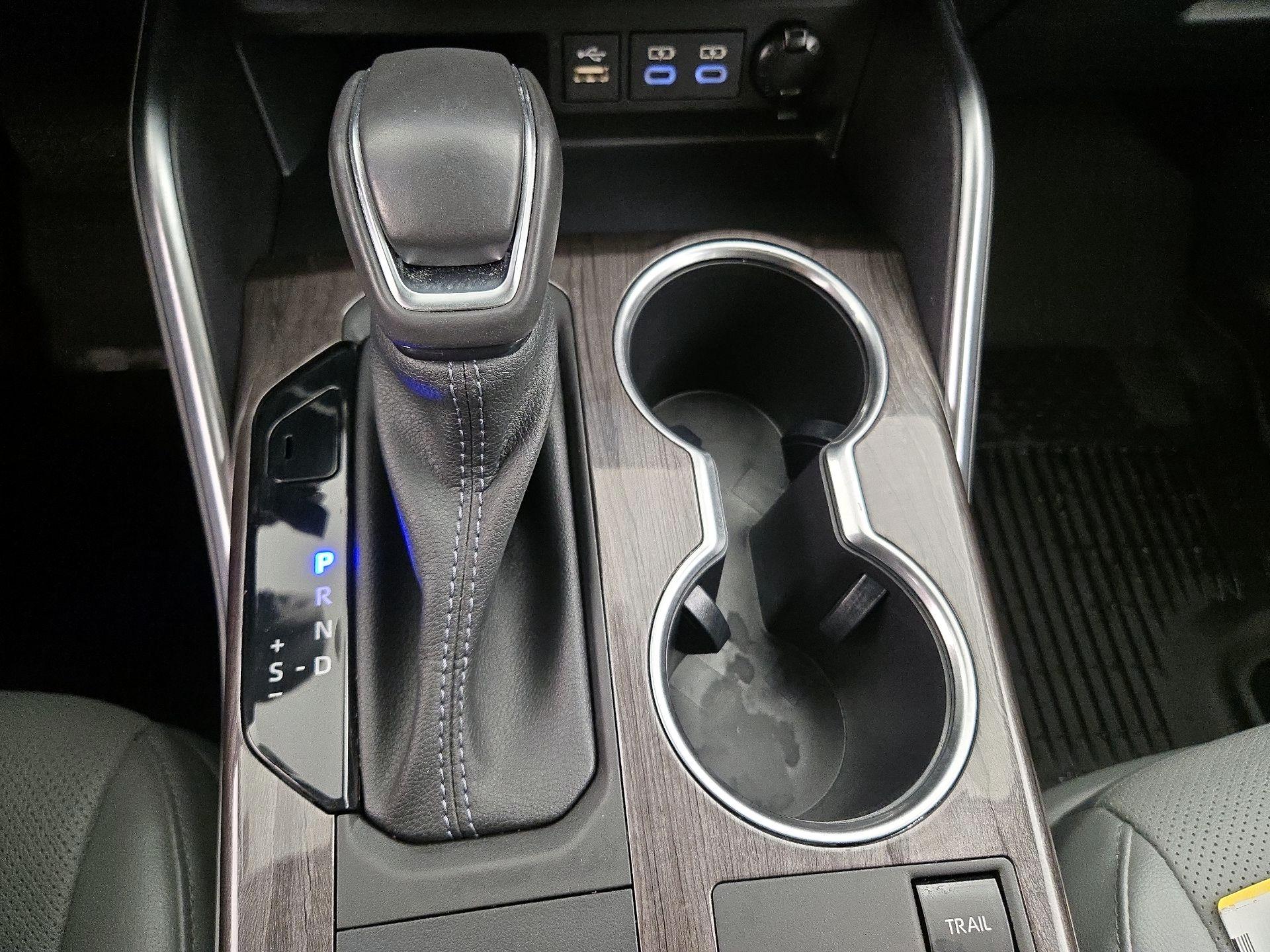 Thumbnail: 2023 Toyota Highlander - 17