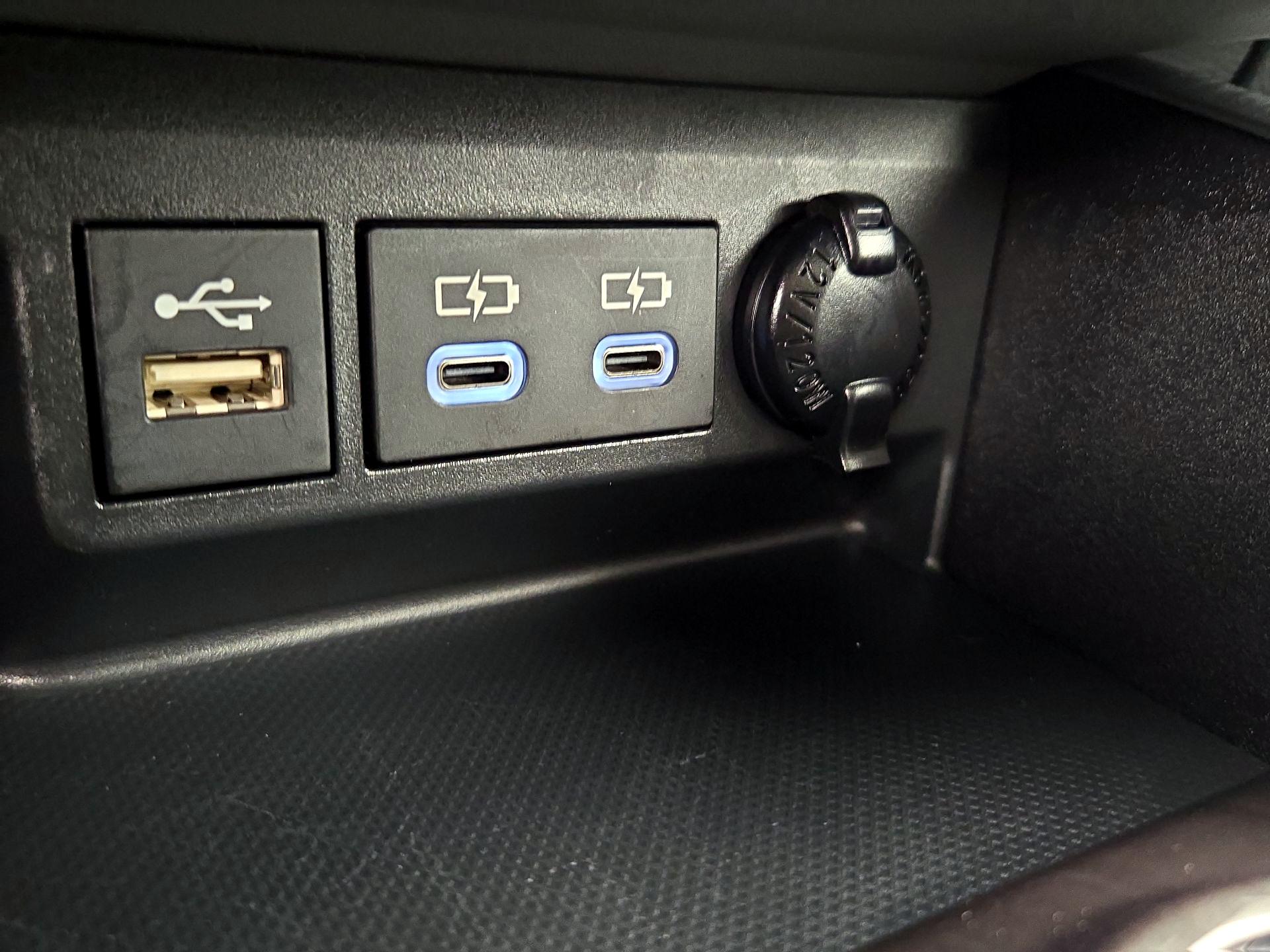 Thumbnail: 2023 Toyota Highlander - 18