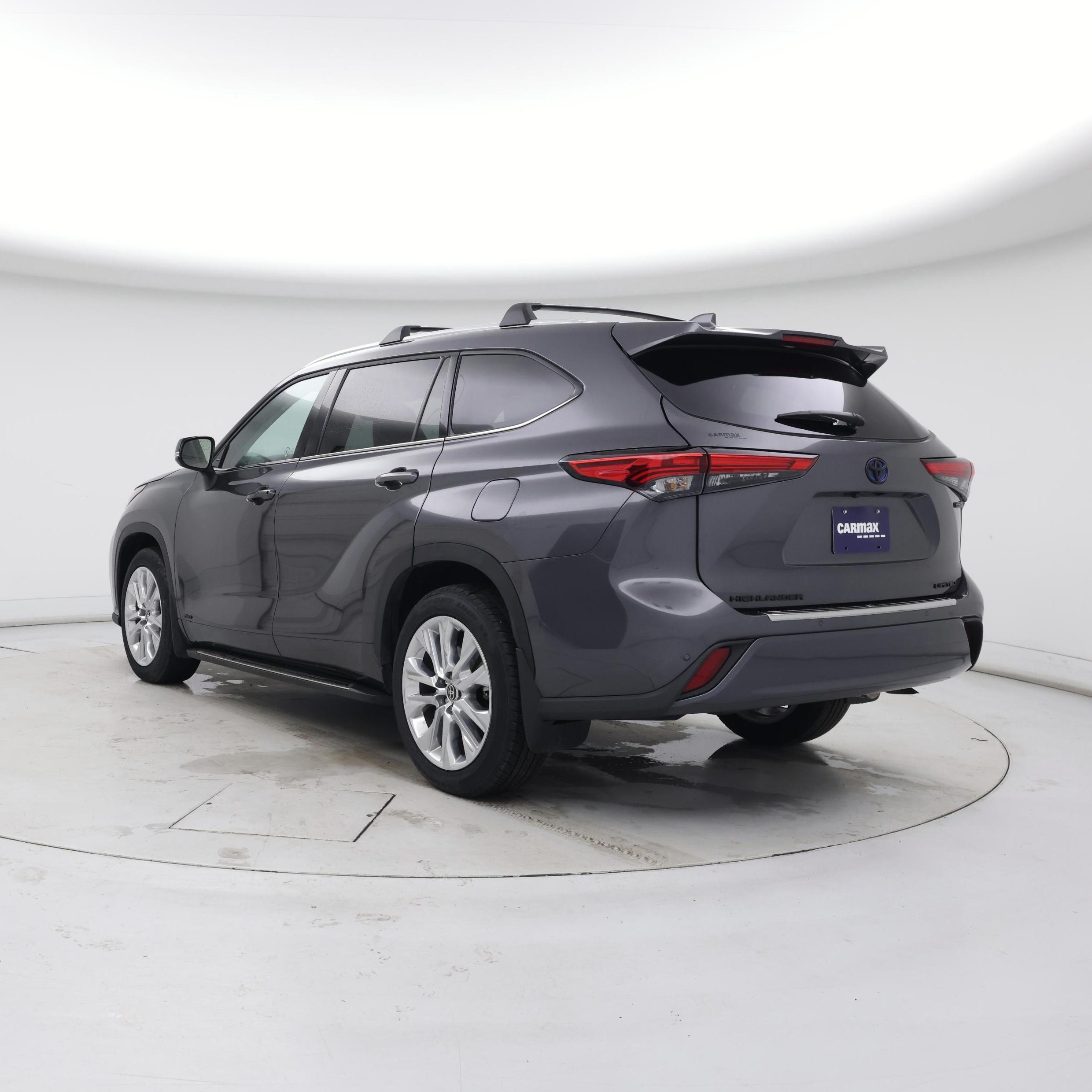 Thumbnail: 2023 Toyota Highlander - 2