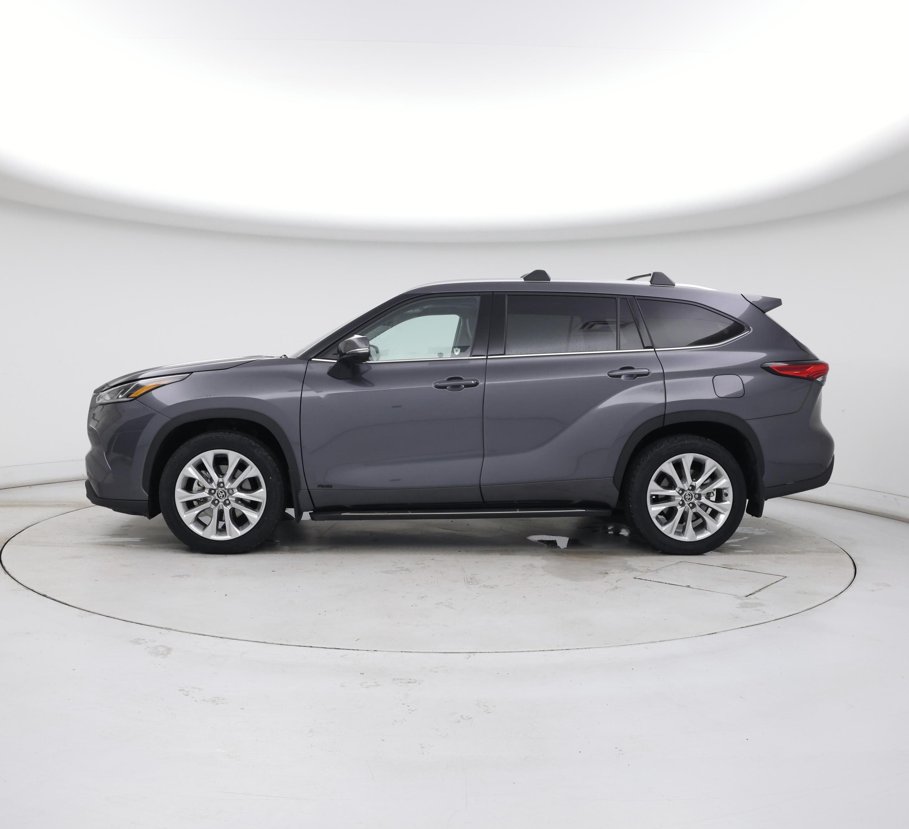 Thumbnail: 2023 Toyota Highlander - 3