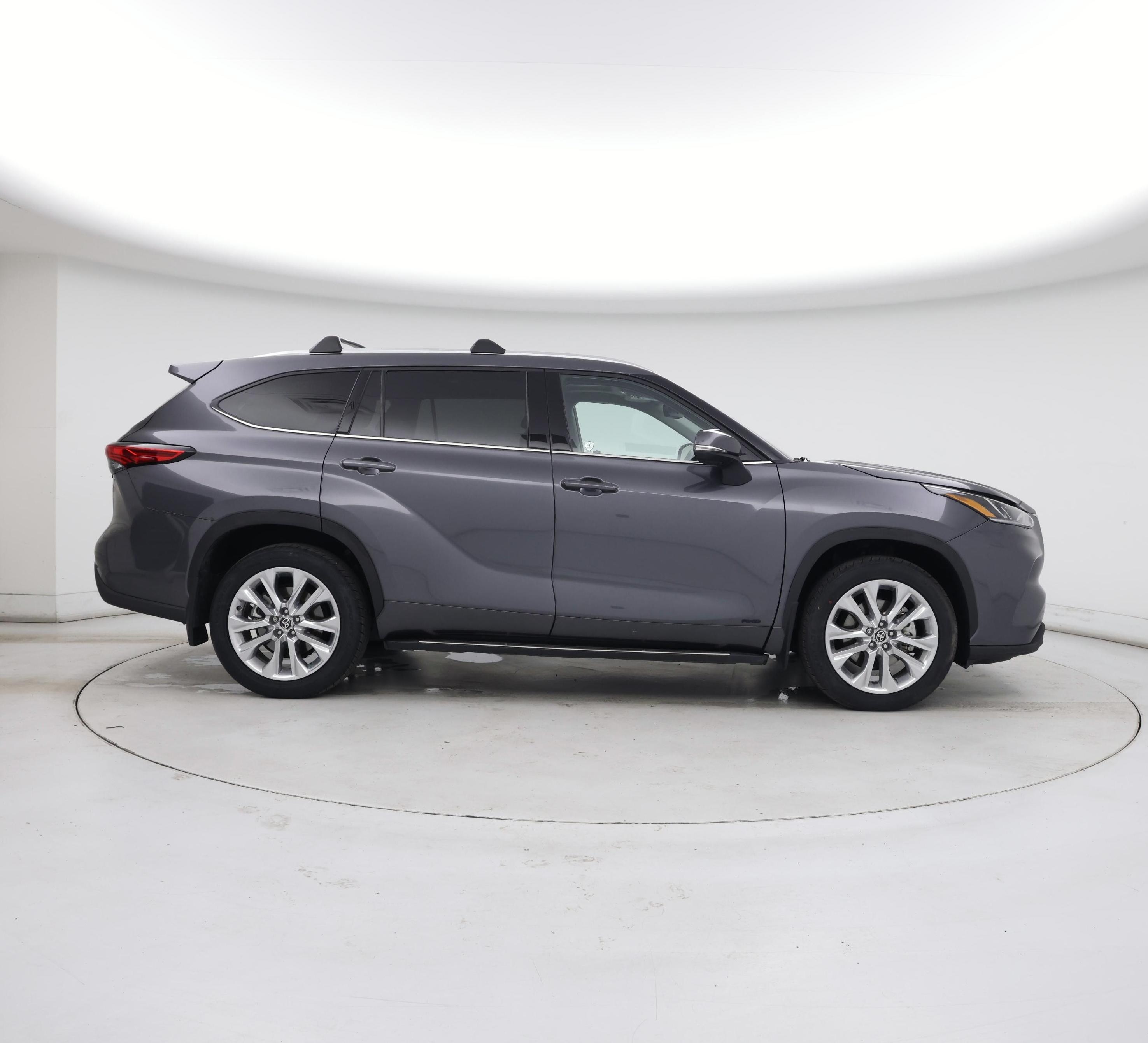 Thumbnail: 2023 Toyota Highlander - 7