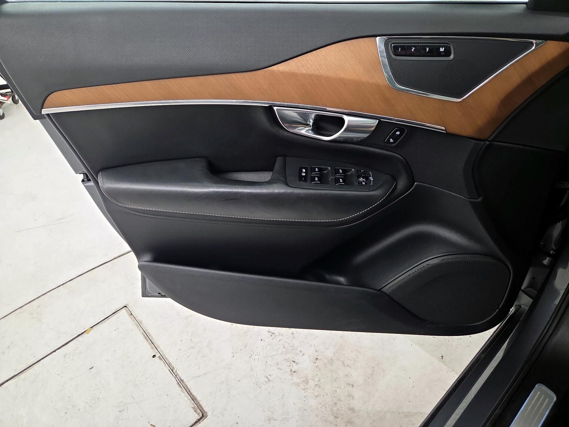 Thumbnail: 2018 Volvo XC90 - 10