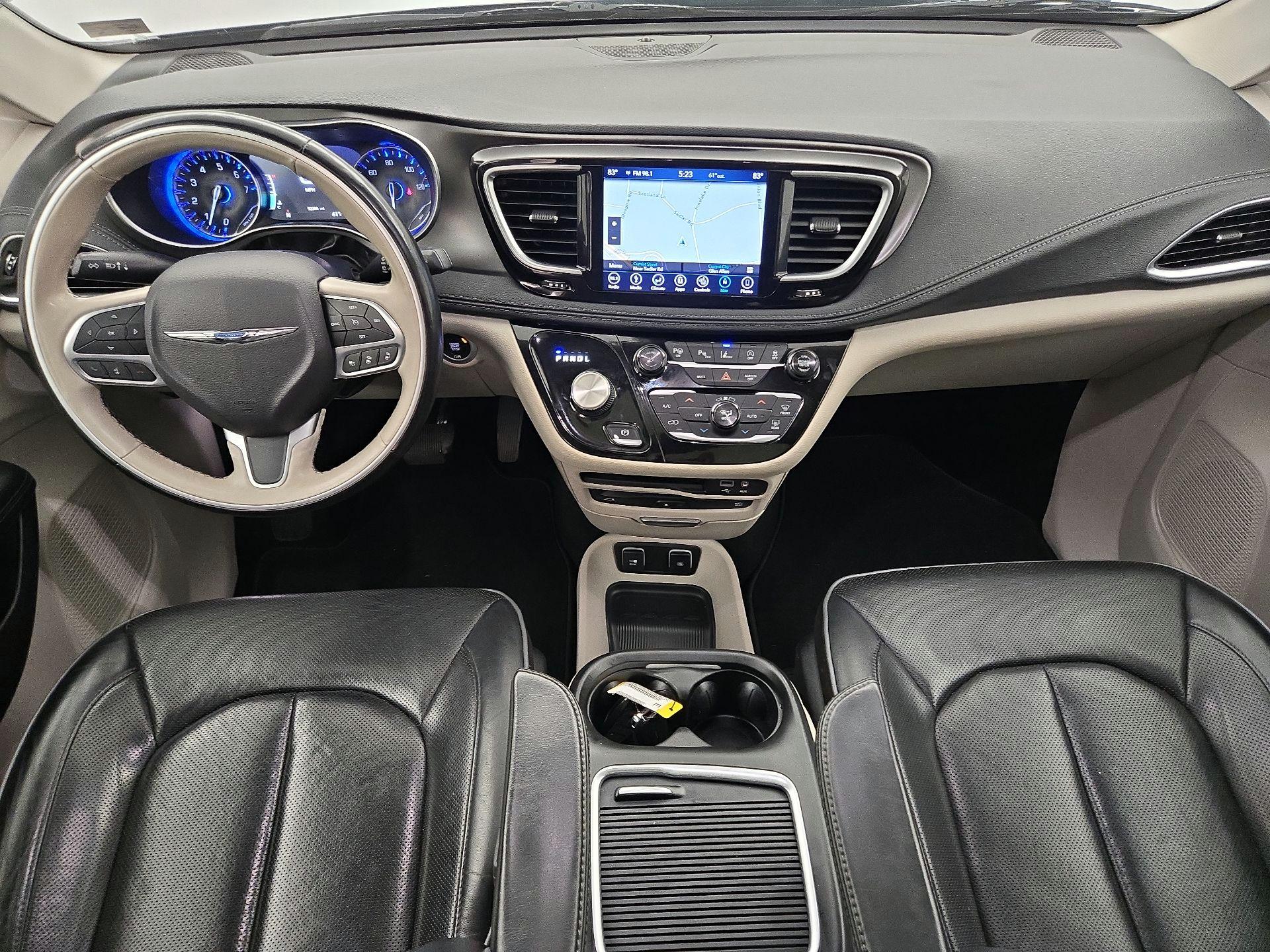 Thumbnail: 2019 Chrysler Pacifica - 9