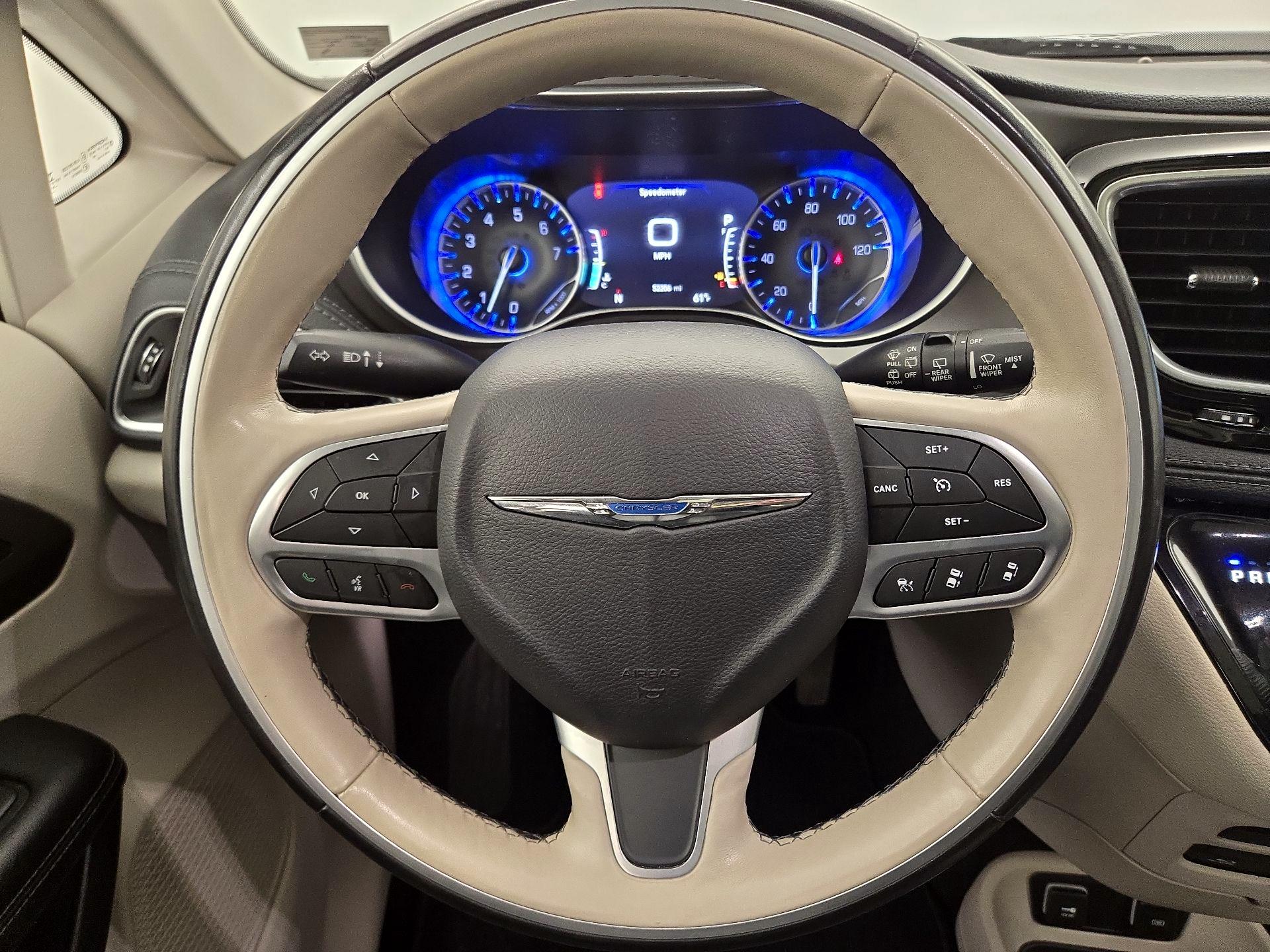 Thumbnail: 2019 Chrysler Pacifica - 10