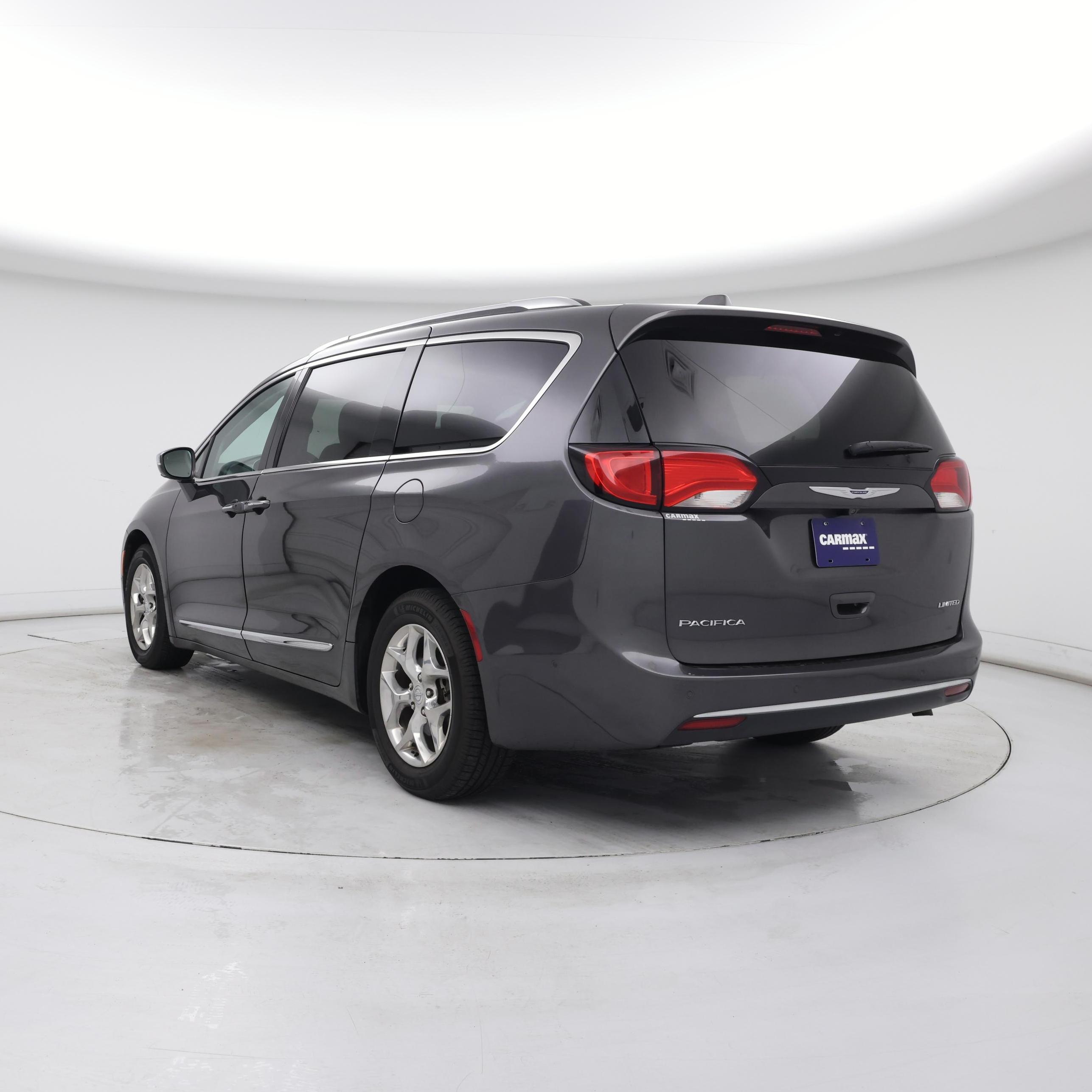 Thumbnail: 2019 Chrysler Pacifica - 2