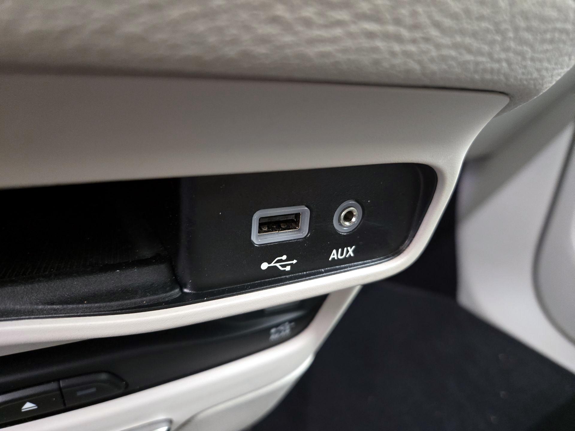 Thumbnail: 2019 Chrysler Pacifica - 19