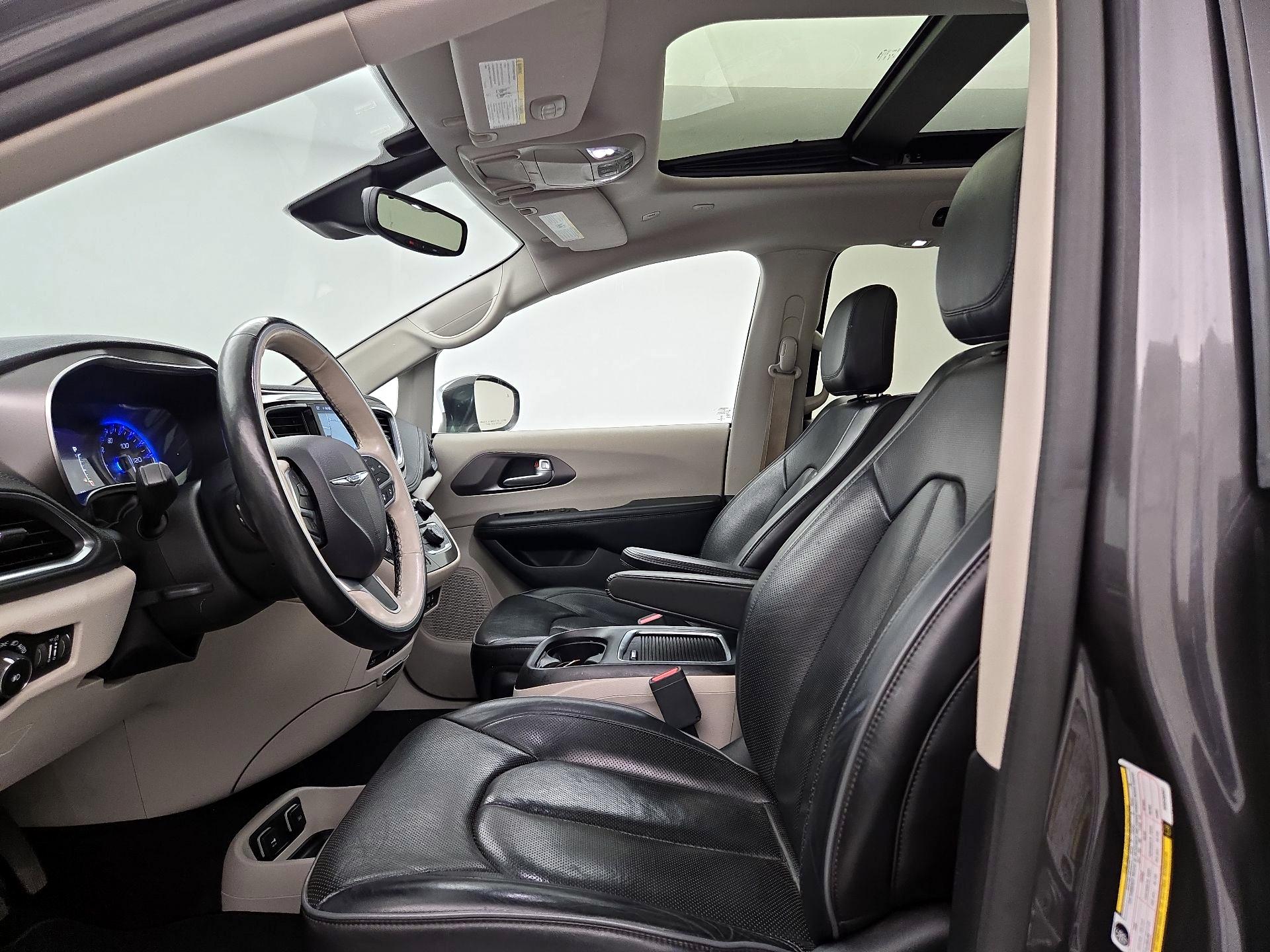 Thumbnail: 2019 Chrysler Pacifica - 20