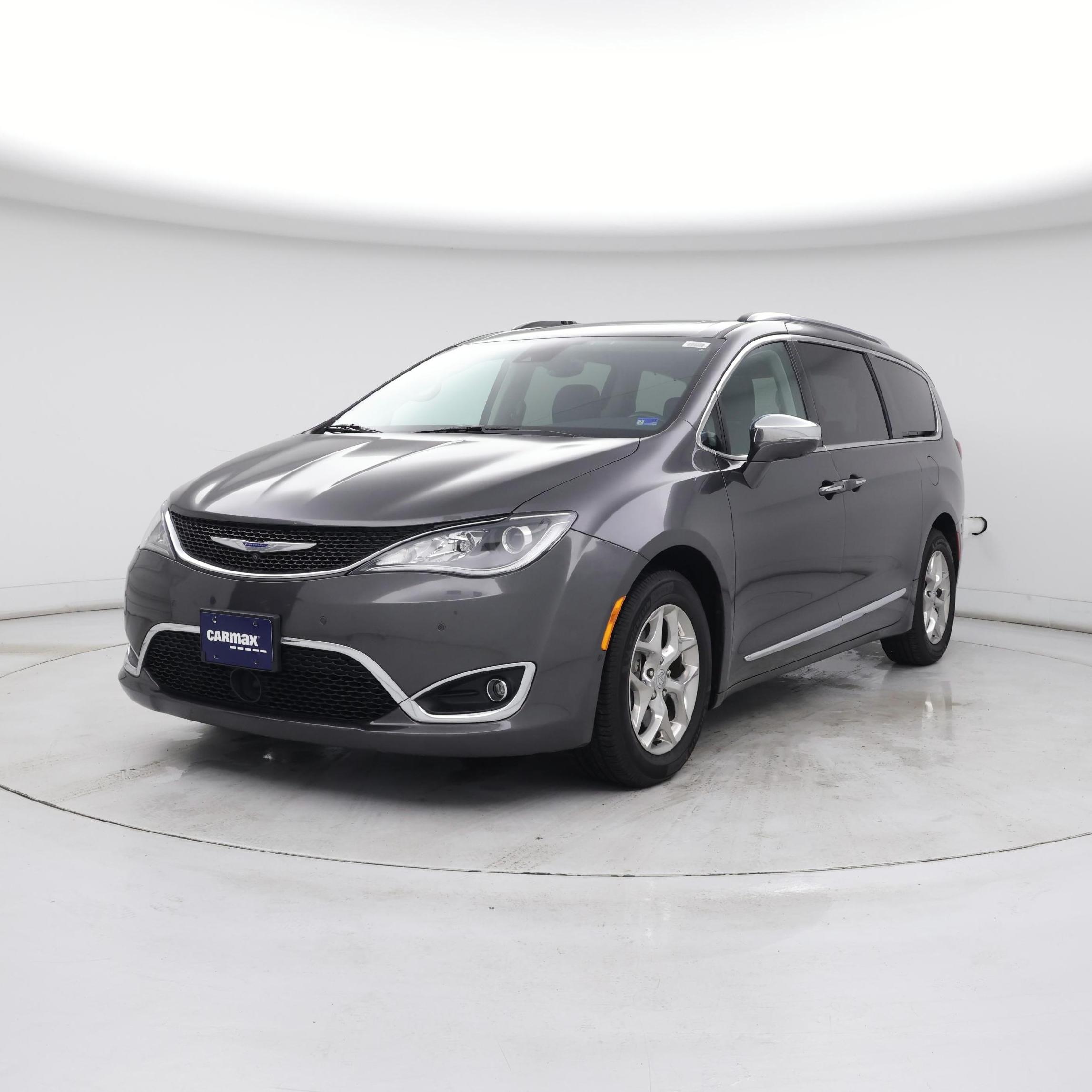 Thumbnail: 2019 Chrysler Pacifica - 4